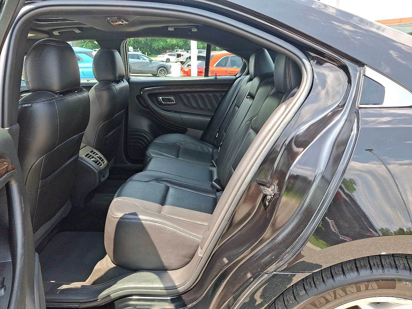 Thumbnail: 2016 Ford Taurus - 11
