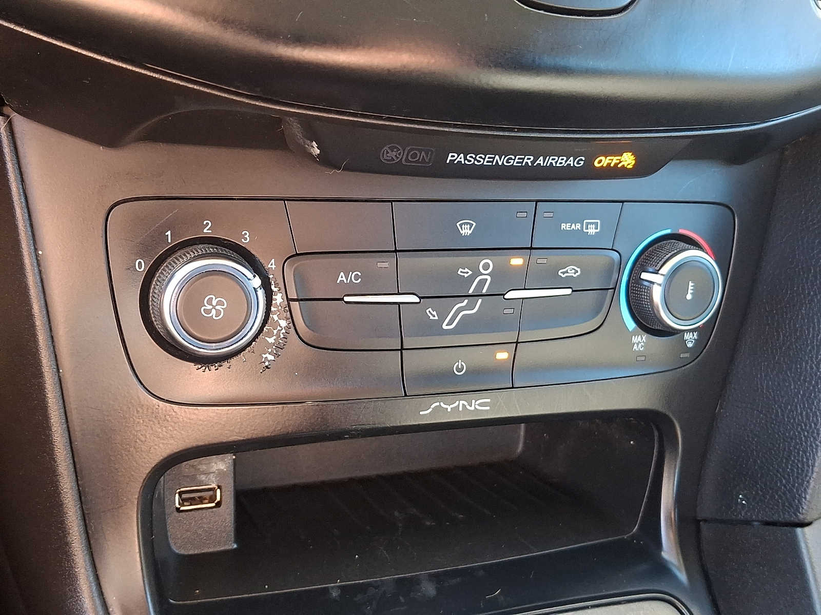 Thumbnail: 2018 Ford Focus - 16