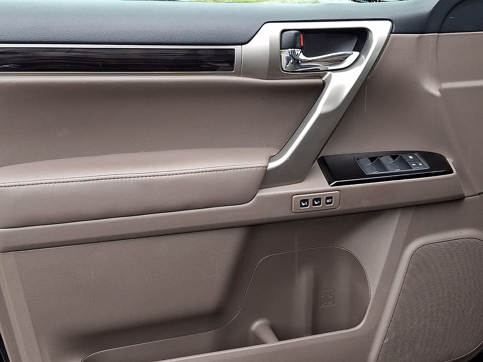 Thumbnail: 2019 Lexus GX - 15