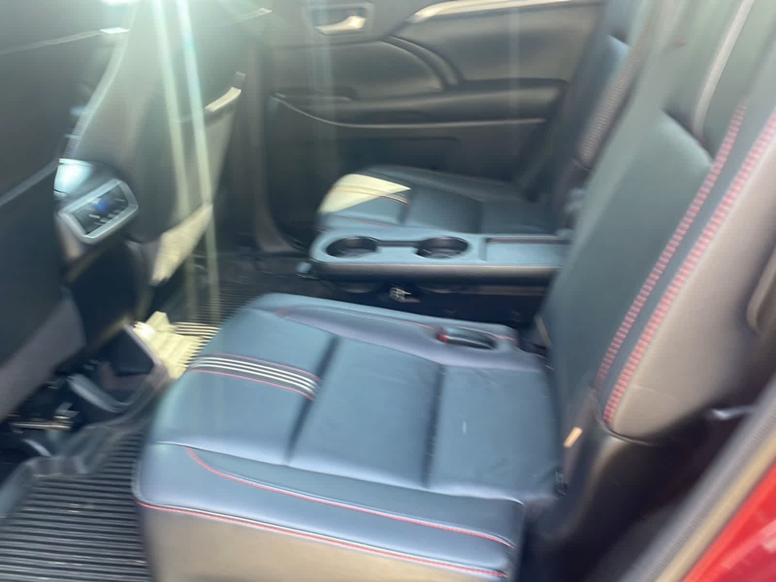 Thumbnail: 2019 Toyota Highlander - 14