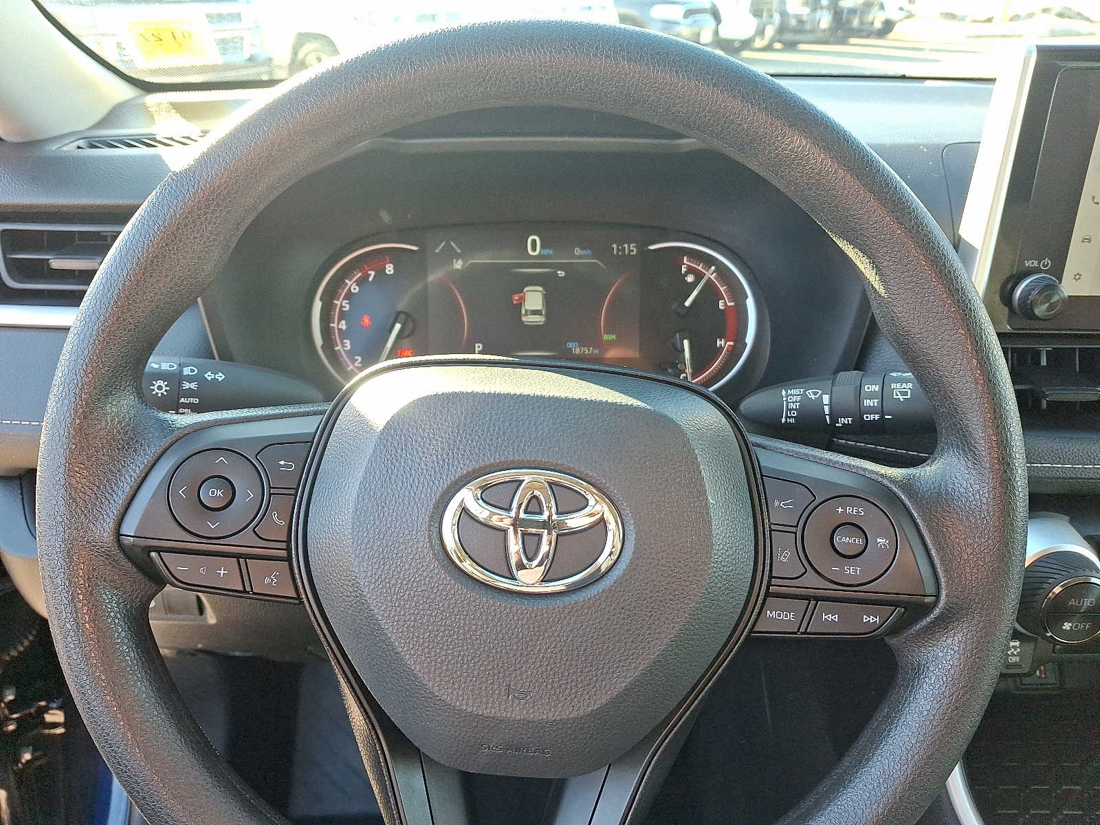 Thumbnail: 2025 Toyota RAV4 - 21