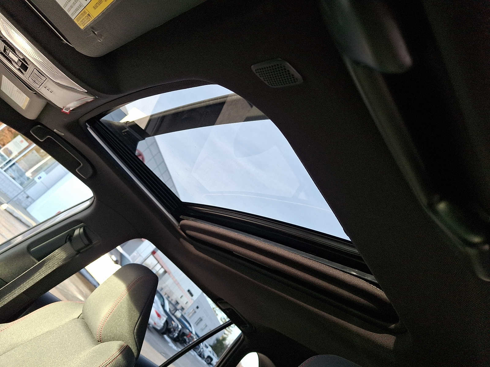 Thumbnail: 2023 Toyota RAV4 - 17