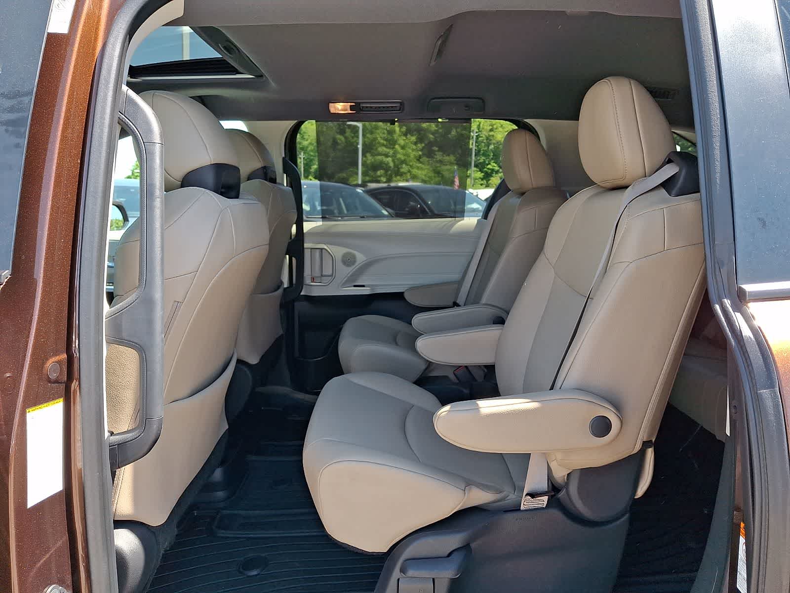 Thumbnail: 2023 Toyota Sienna - 13
