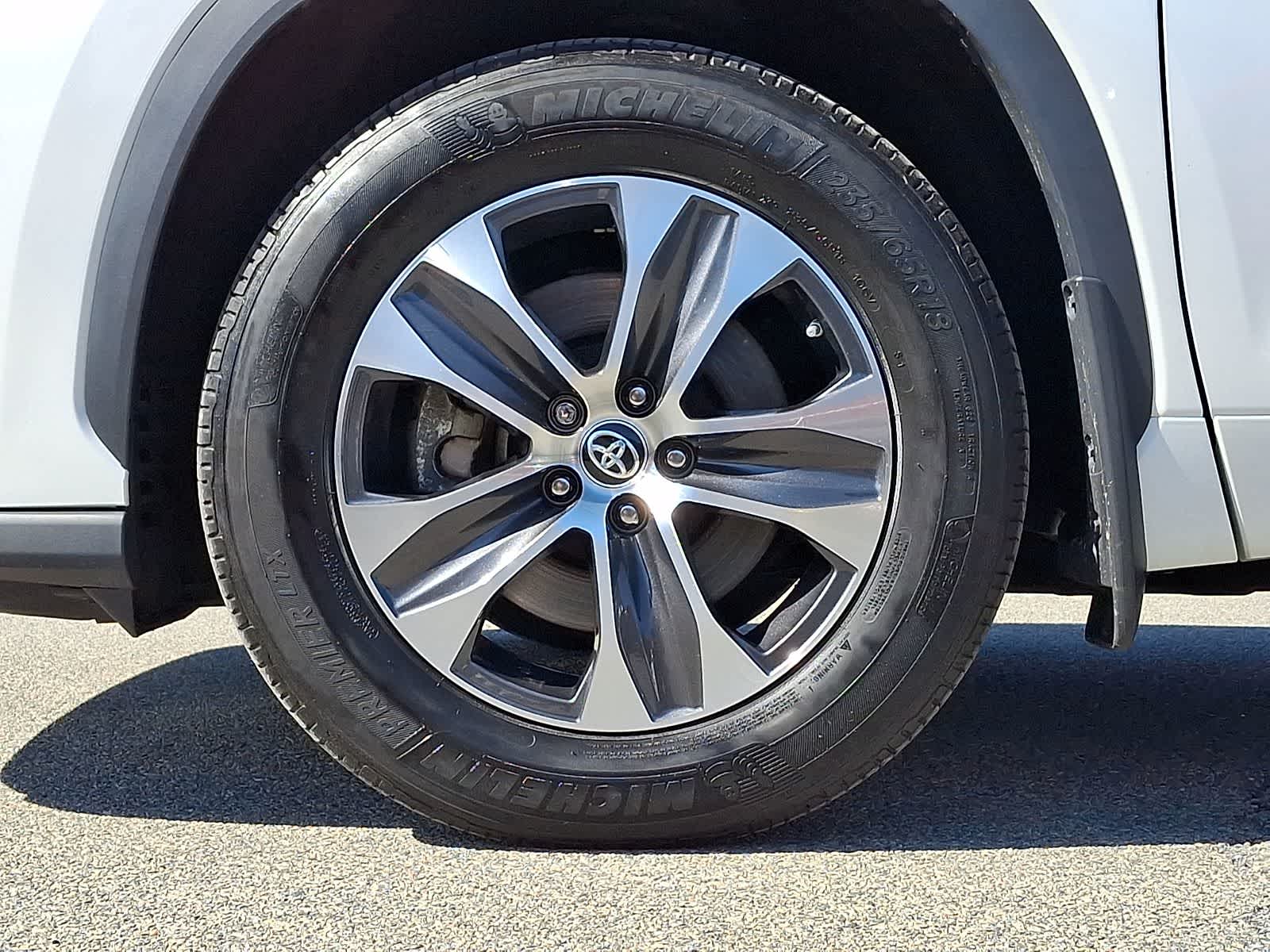 Thumbnail: 2023 Toyota Highlander - 10