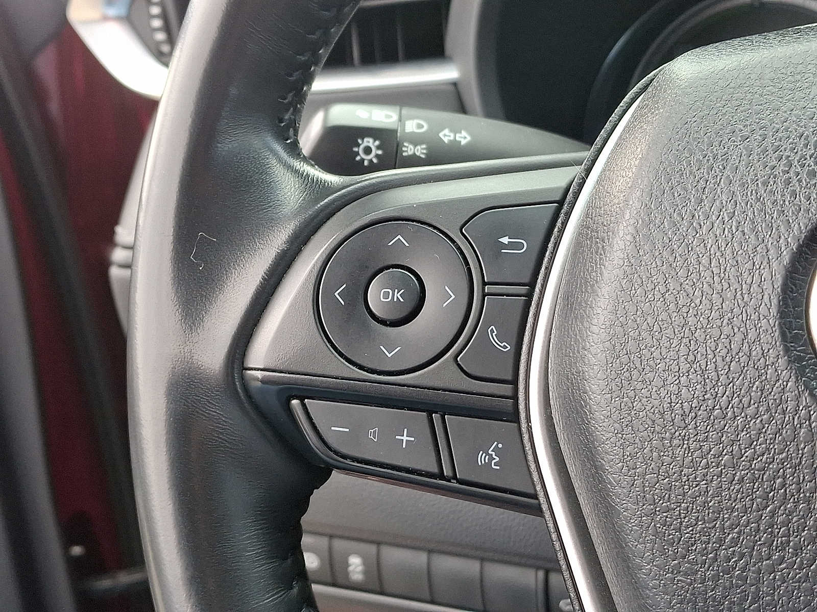 Thumbnail: 2023 Toyota Venza - 23