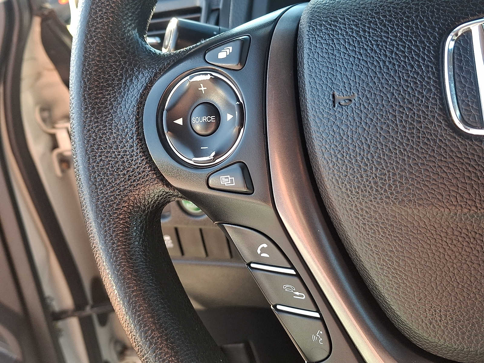 Thumbnail: 2018 Honda Pilot - 21