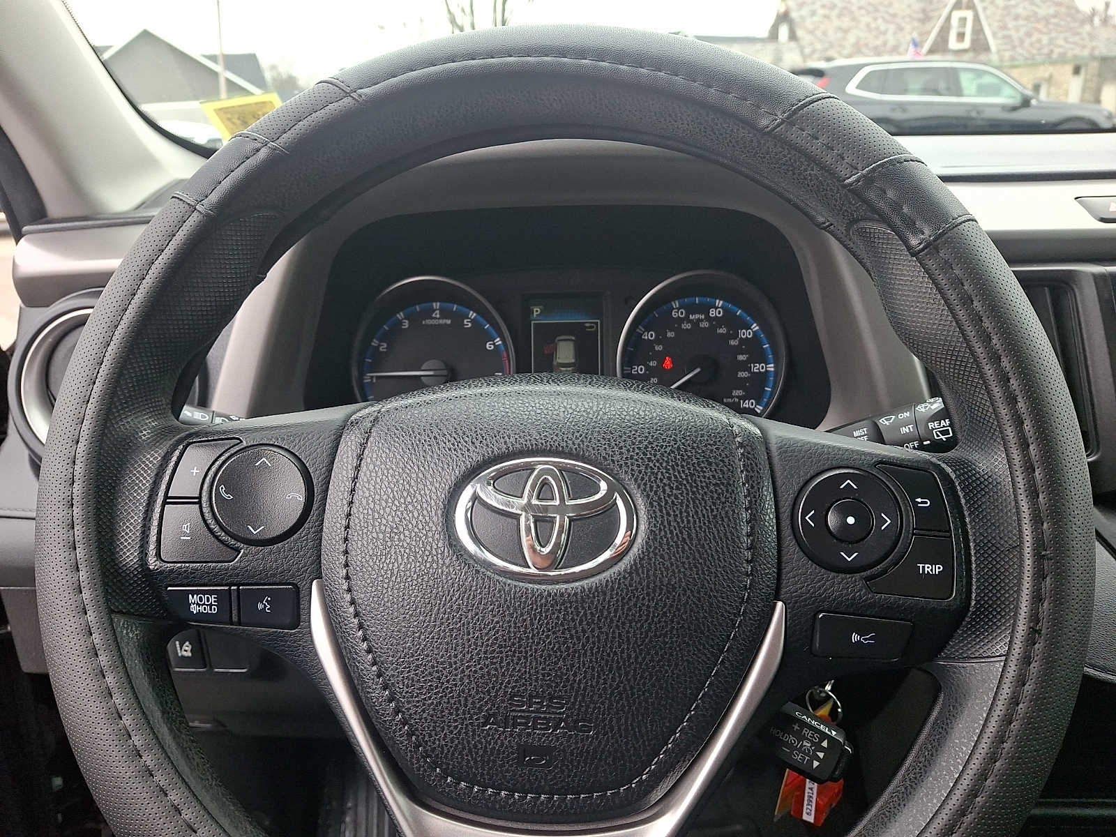 Thumbnail: 2017 Toyota RAV4 - 20