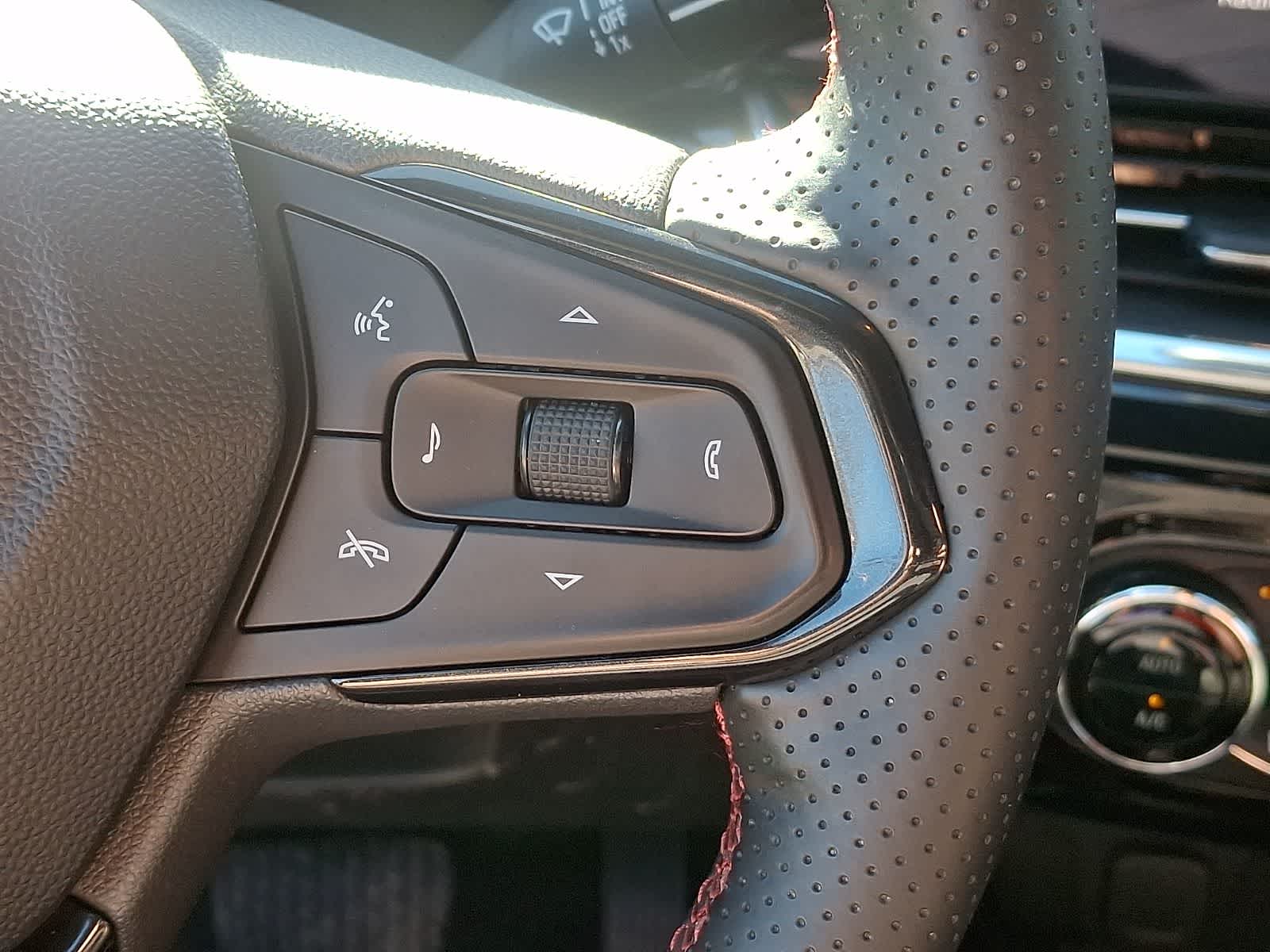 Thumbnail: 2024 Chevrolet Trax - 22