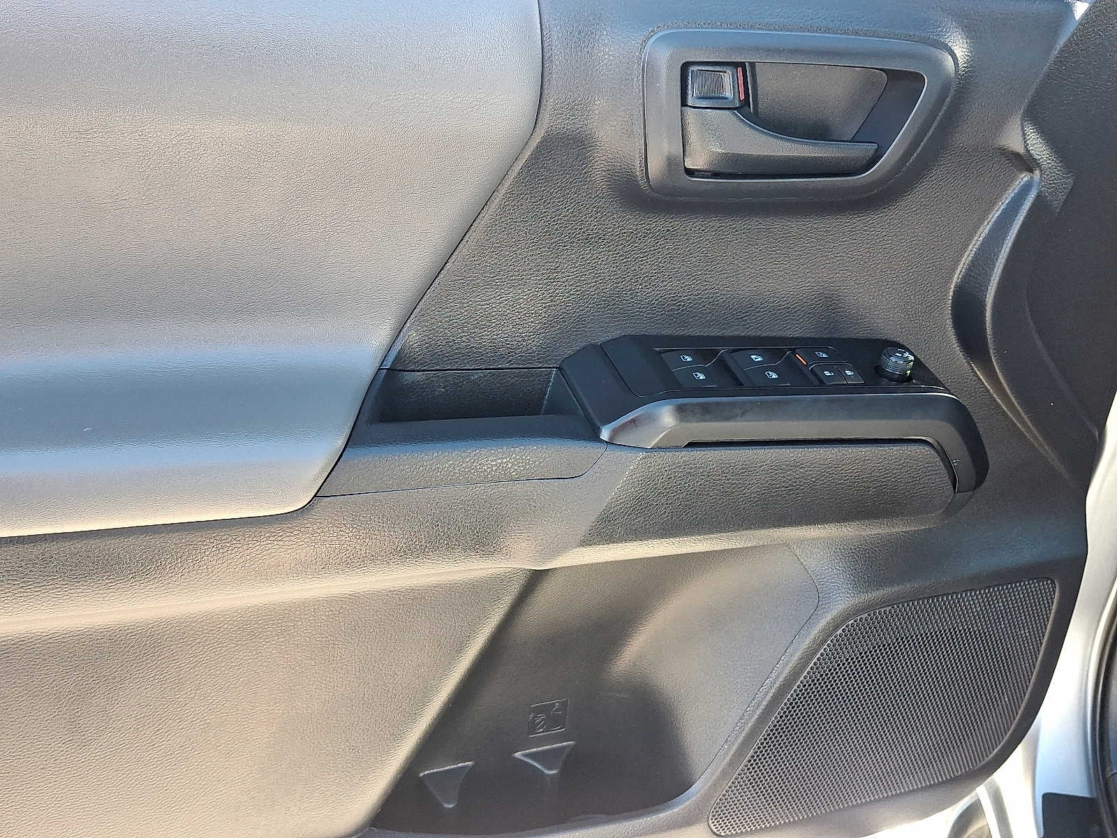 Thumbnail: 2022 Toyota Tacoma - 13