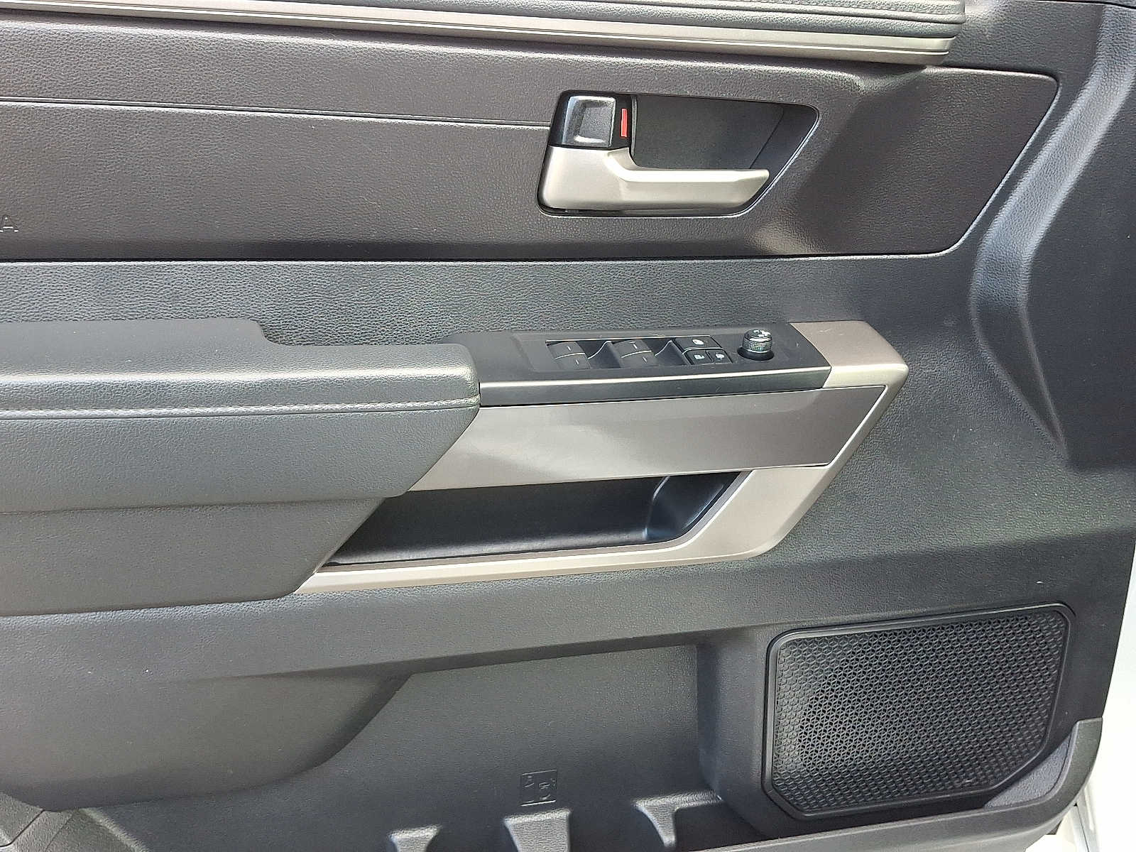 Thumbnail: 2022 Toyota Tundra - 14