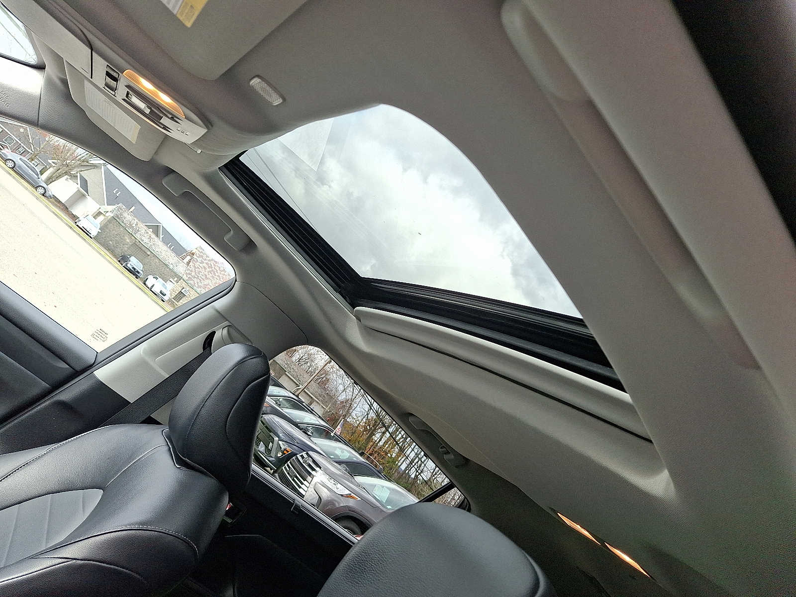 Thumbnail: 2023 Toyota Highlander - 19