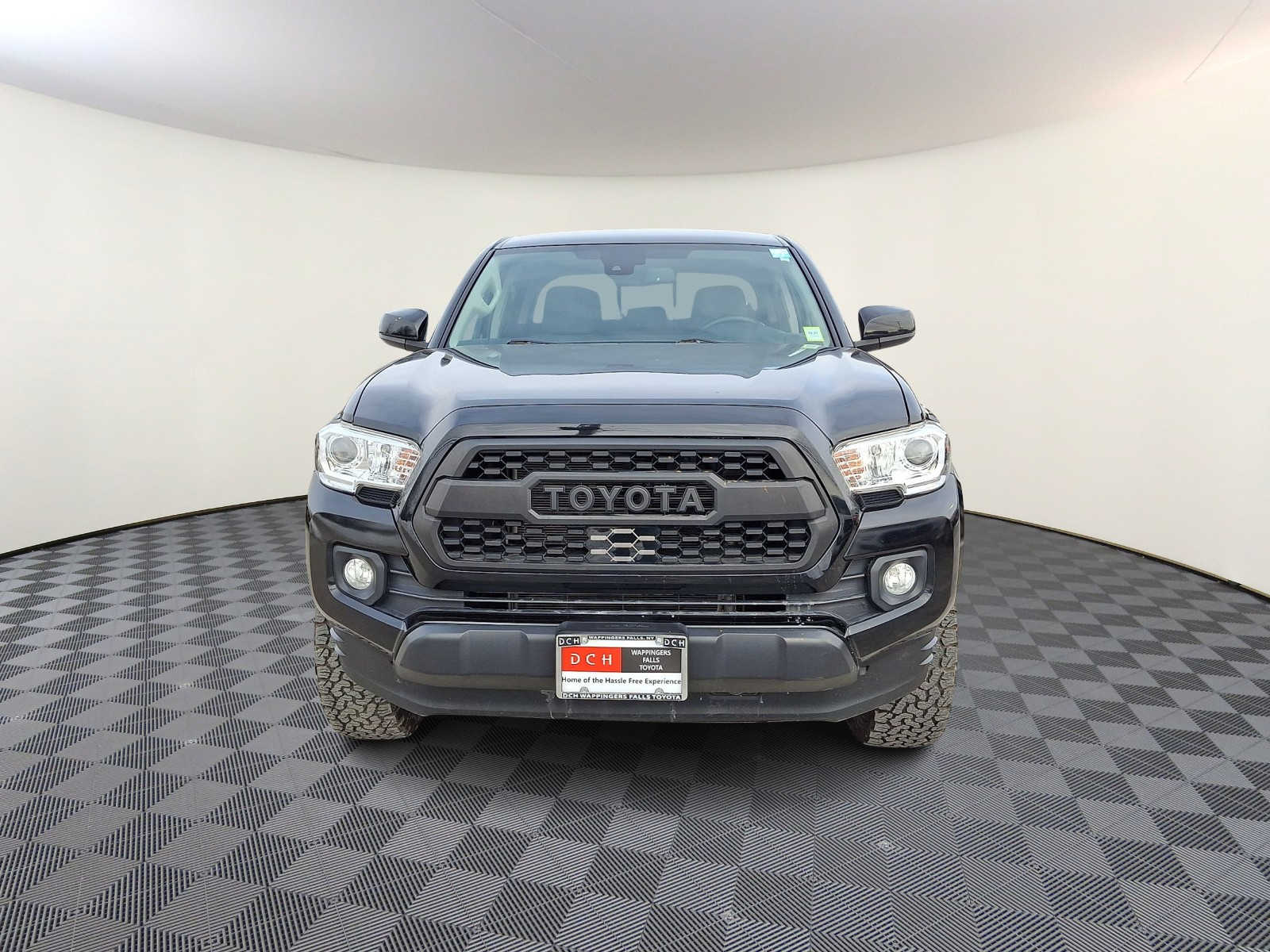 Thumbnail: 2019 Toyota Tacoma - 3