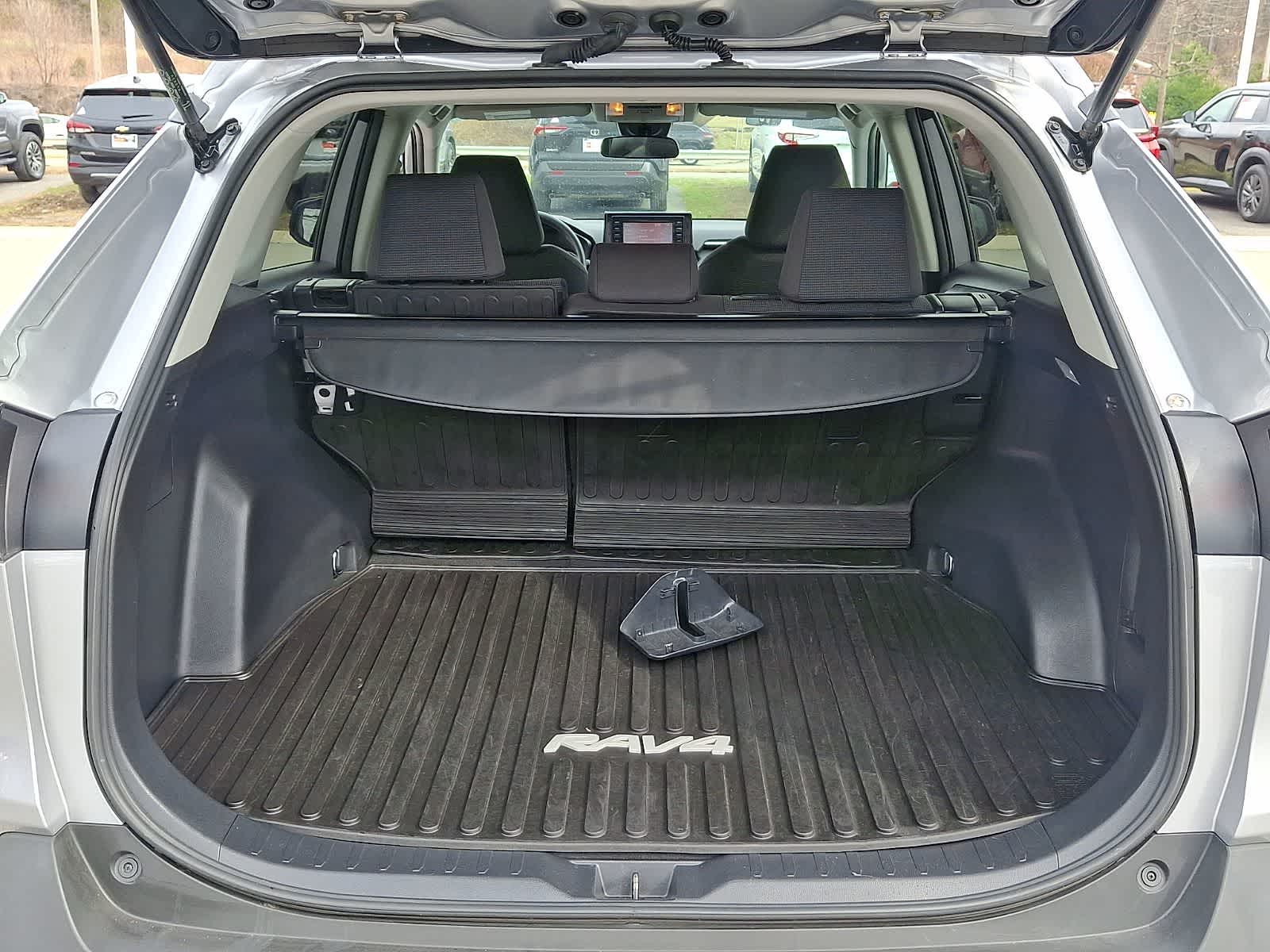 Thumbnail: 2021 Toyota RAV4 - 29