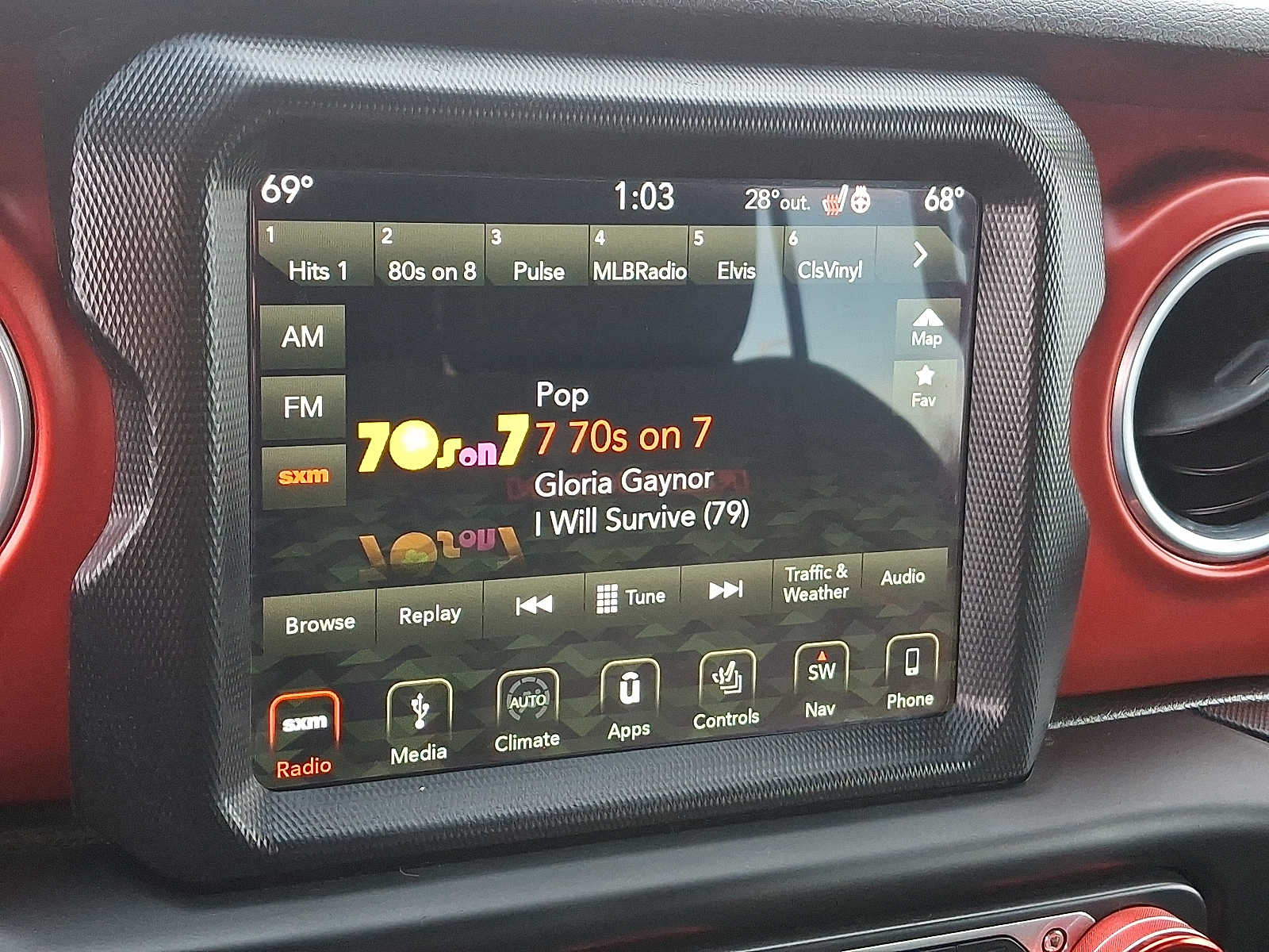 Thumbnail: 2018 Jeep Wrangler - 18