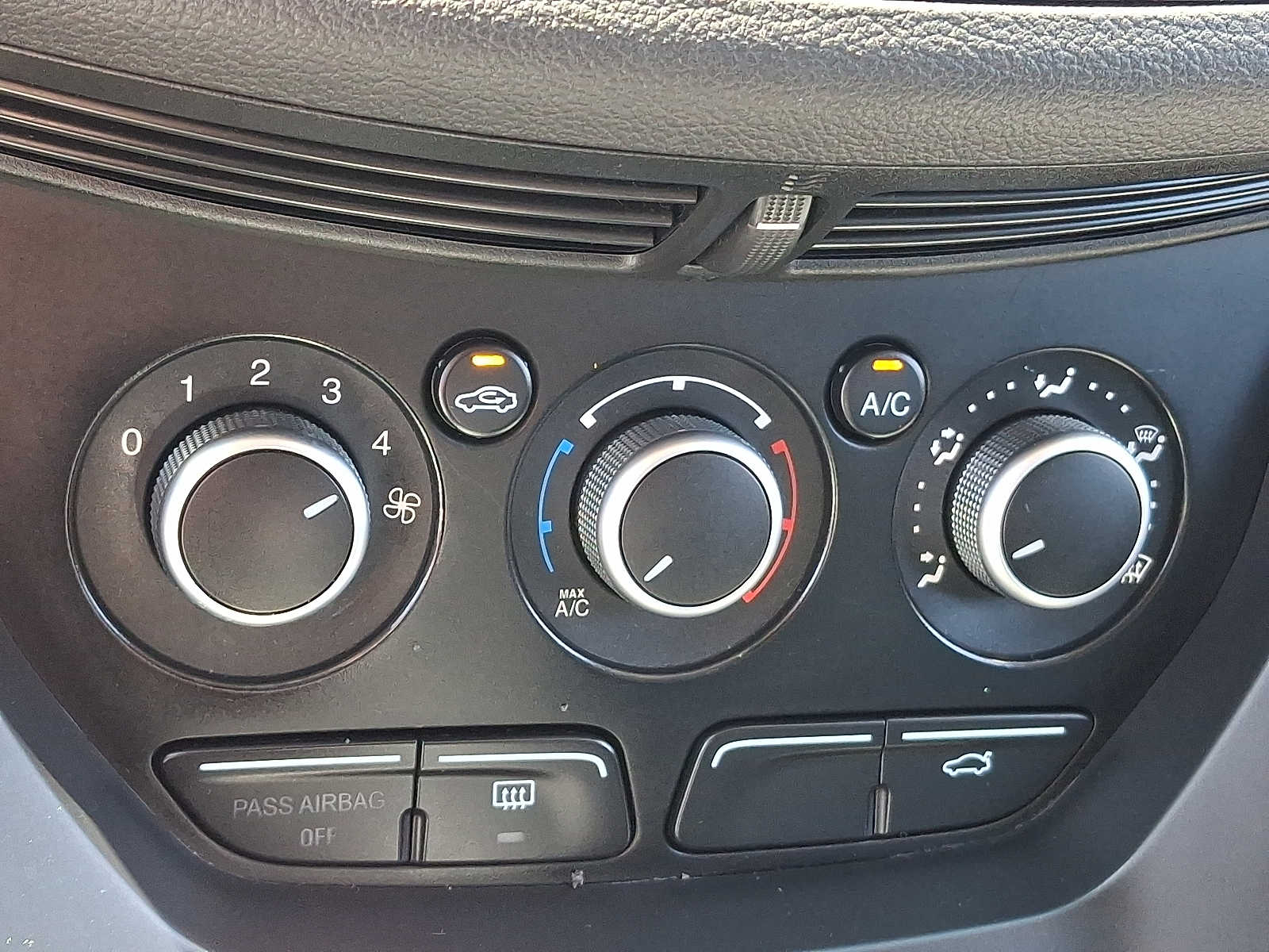Thumbnail: 2013 Ford Escape - 17