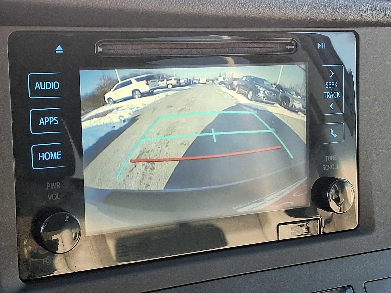 Thumbnail: 2015 Toyota Sienna - 23