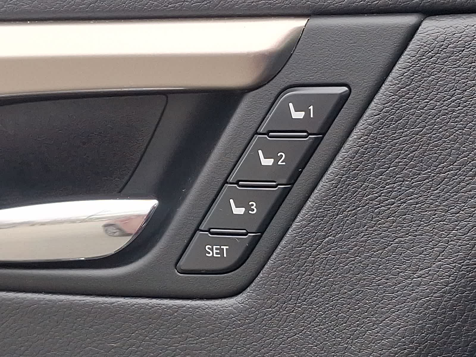 Thumbnail: 2022 Lexus RX - 26