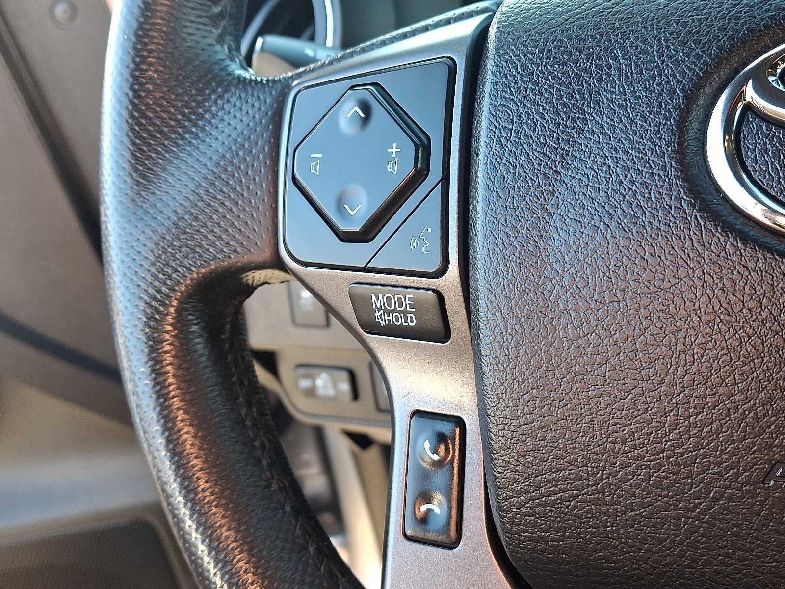 Thumbnail: 2021 Toyota Tacoma - 24