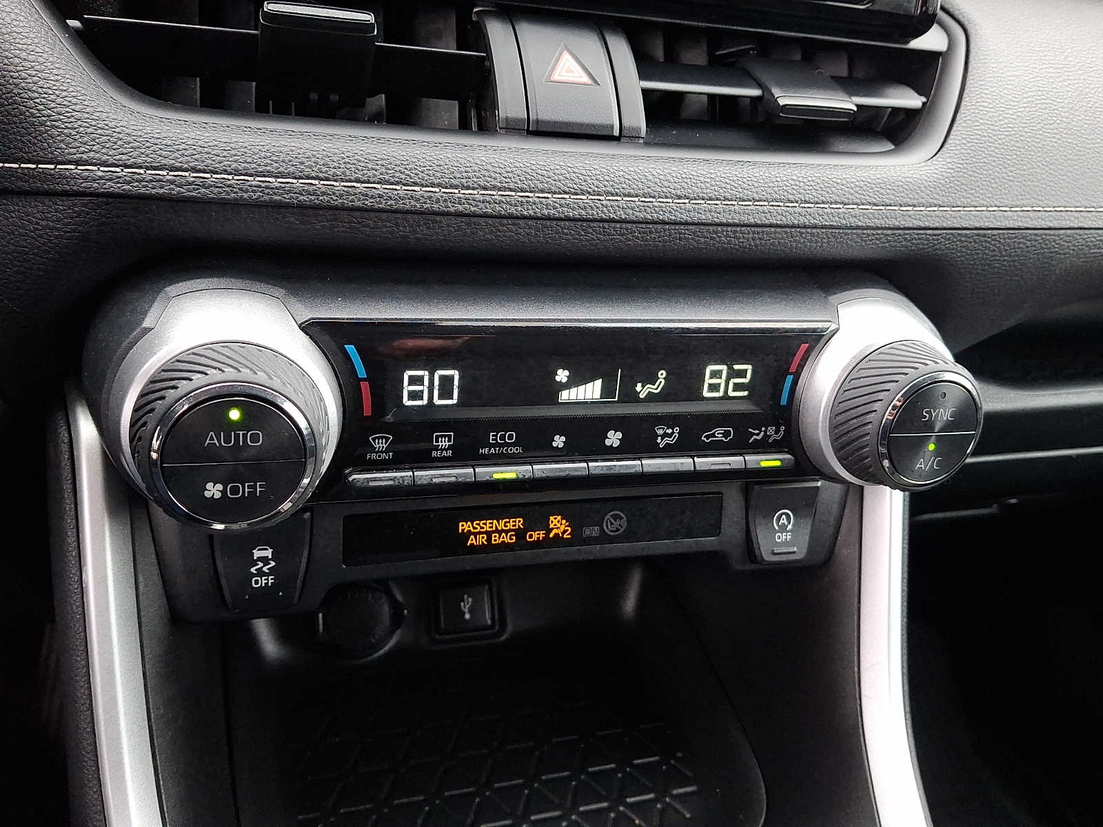 Thumbnail: 2022 Toyota RAV4 - 18