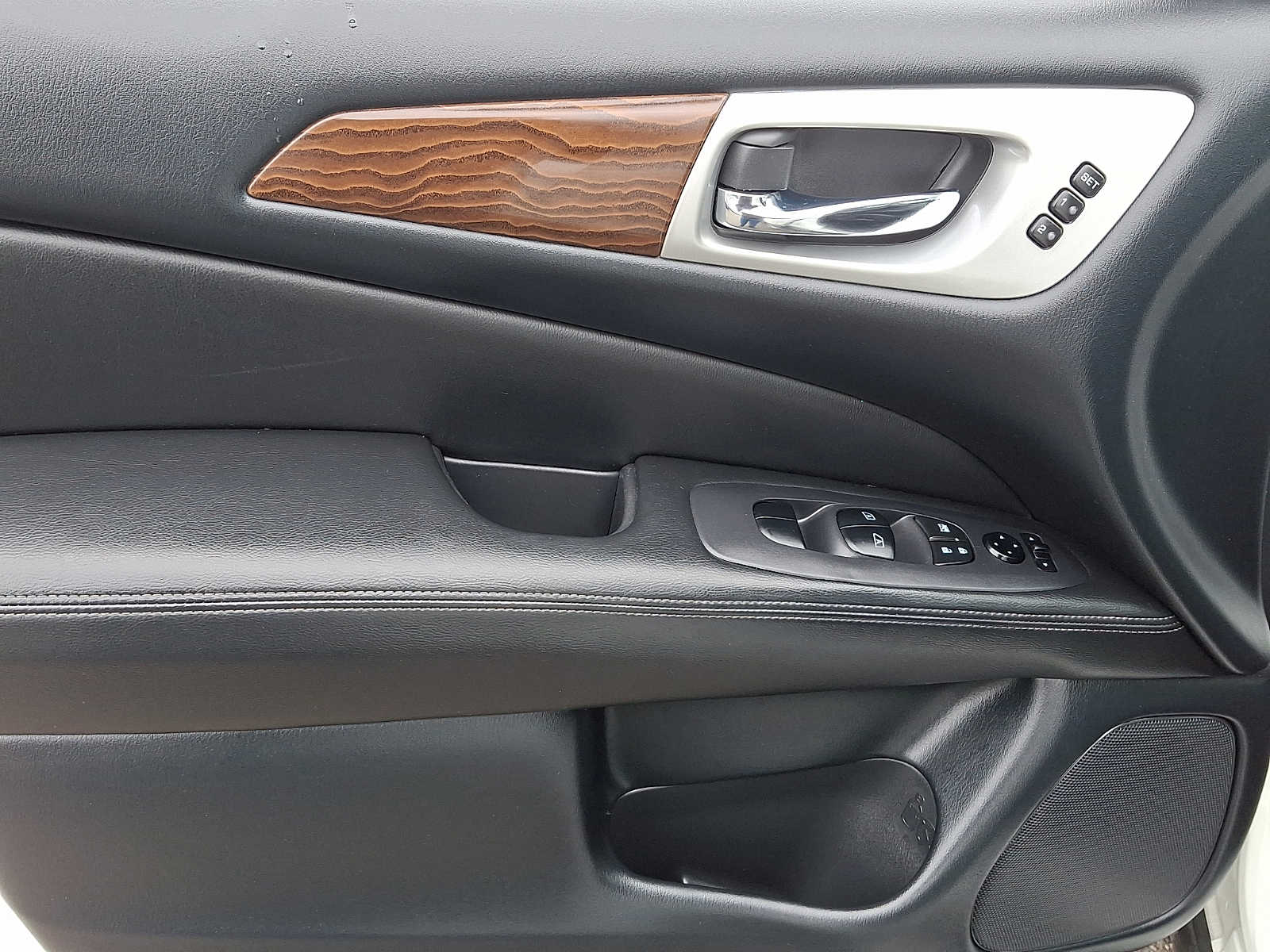 Thumbnail: 2020 Nissan Pathfinder - 15