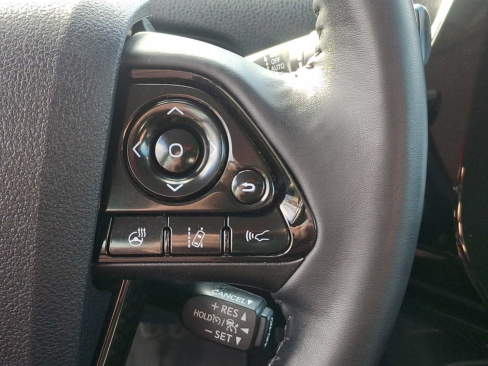 Thumbnail: 2022 Toyota Prius - 24