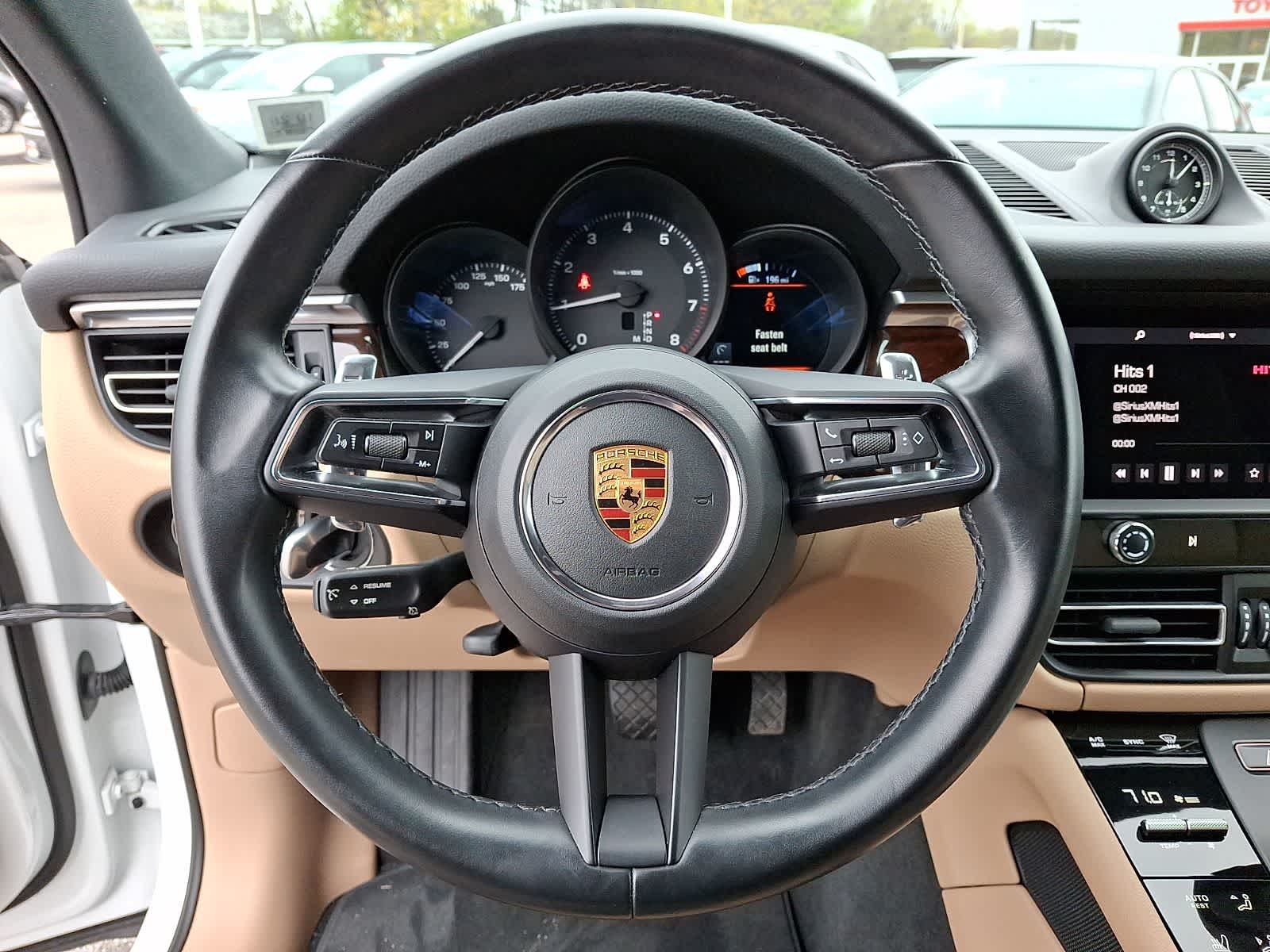 Thumbnail: 2022 Porsche Macan - 21
