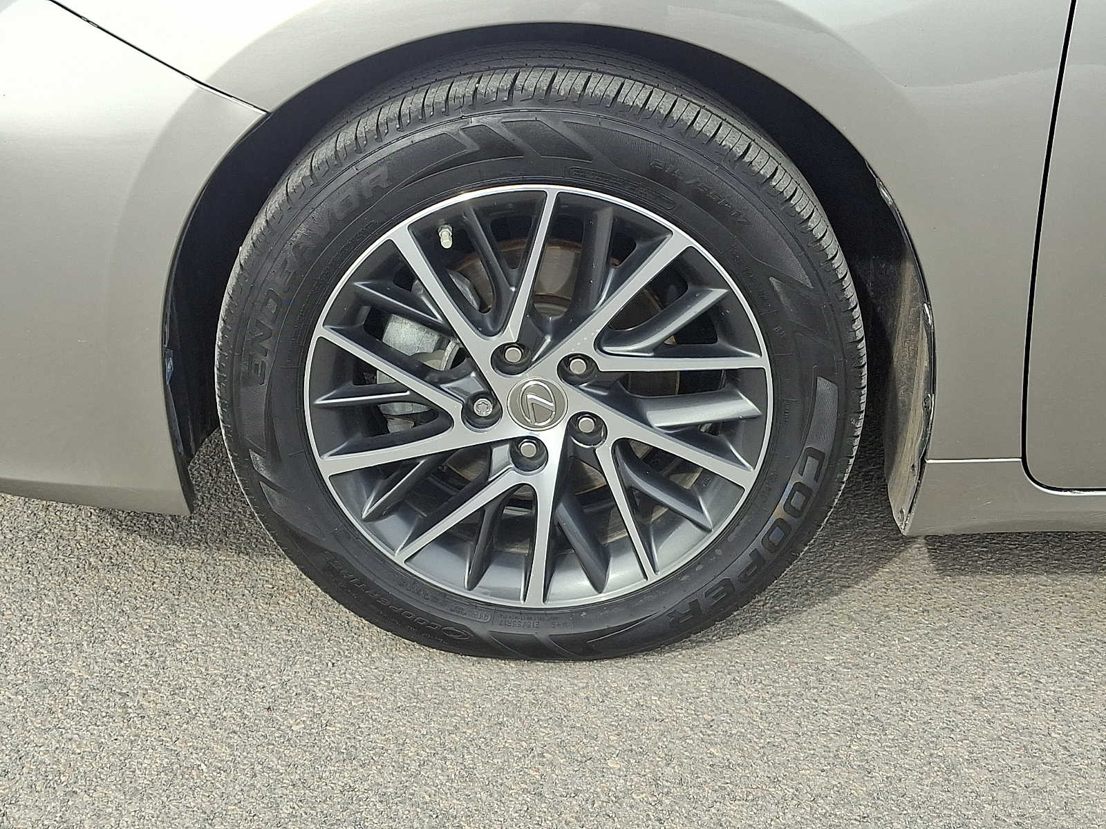 Thumbnail: 2016 Lexus ES - 9