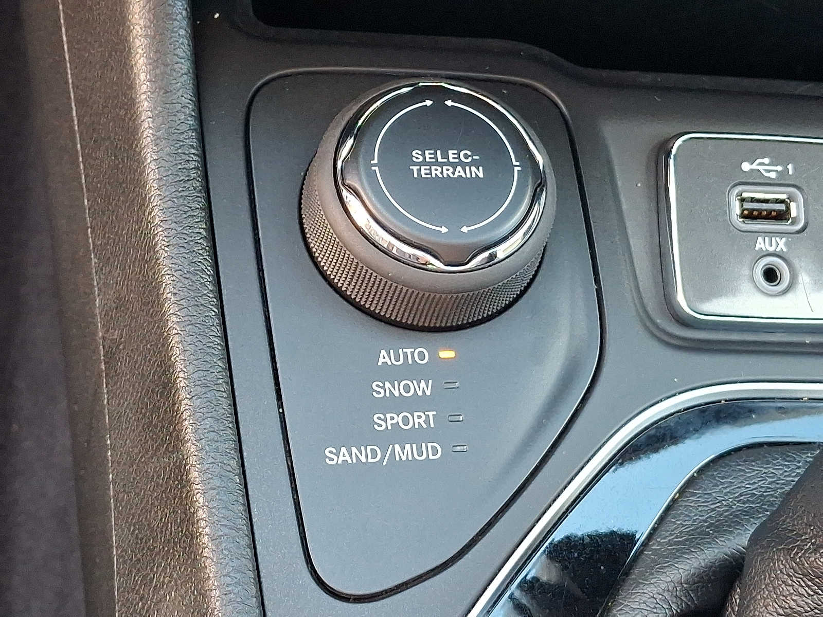 Thumbnail: 2022 Jeep Cherokee - 22