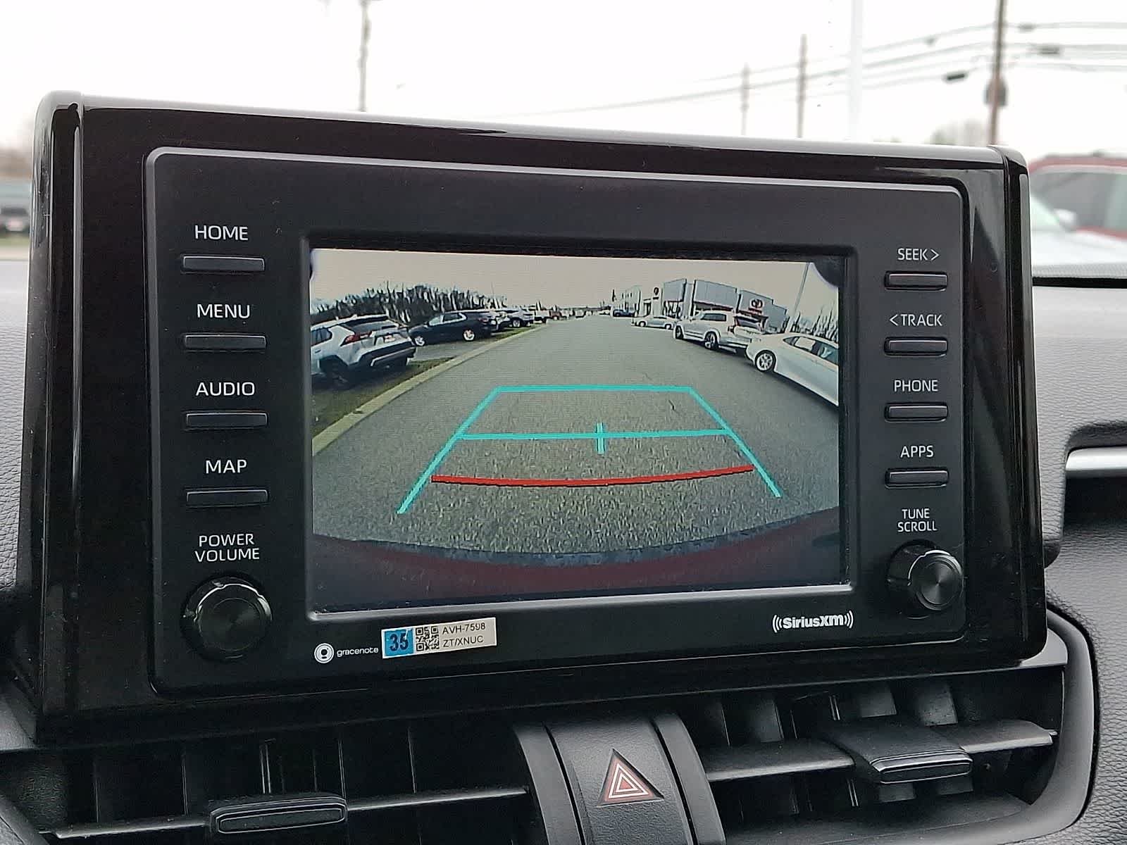 Thumbnail: 2022 Toyota RAV4 - 21