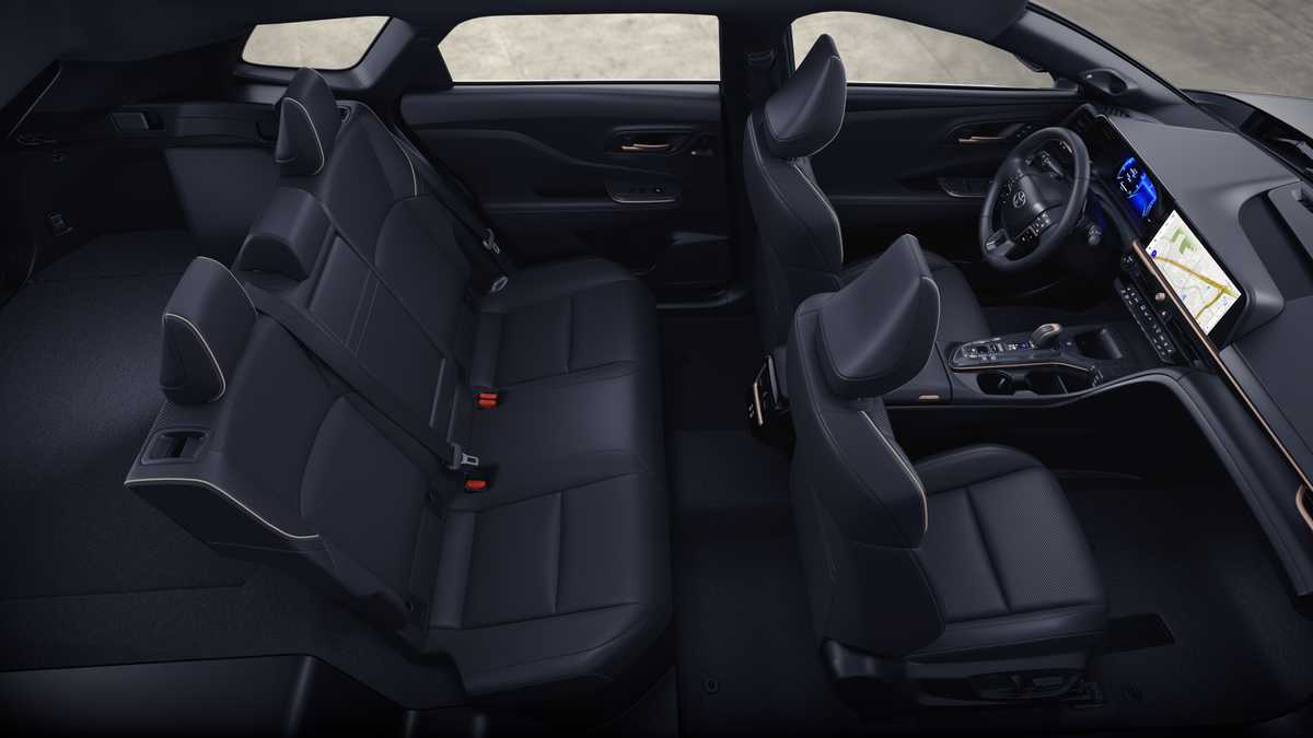 Thumbnail: 2026 Toyota Crown Signia - 4
