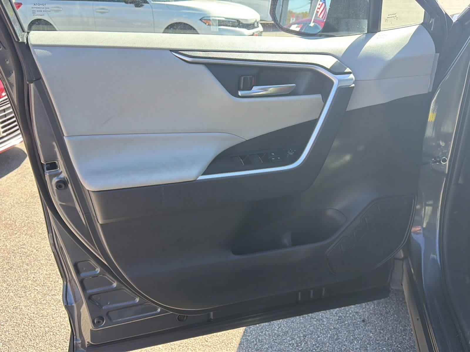 Thumbnail: 2024 Toyota RAV4 - 9