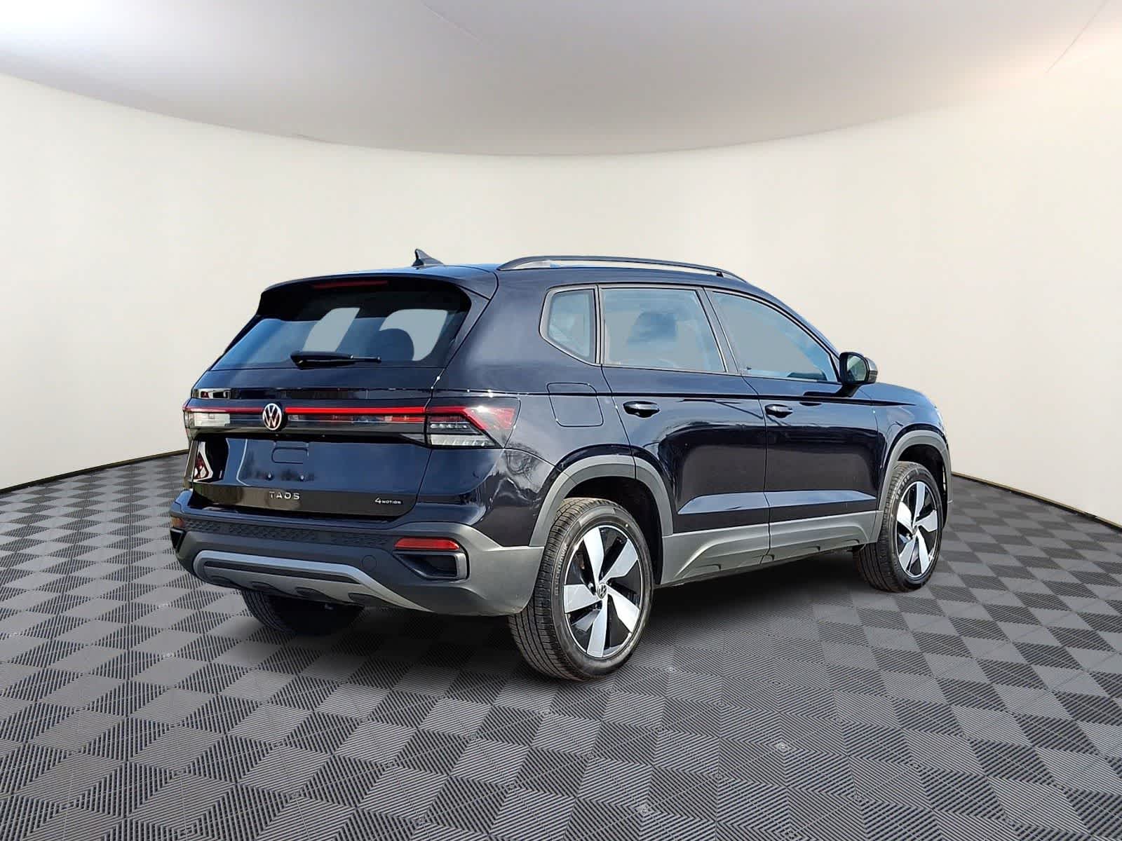 Thumbnail: 2025 Volkswagen Taos - 5