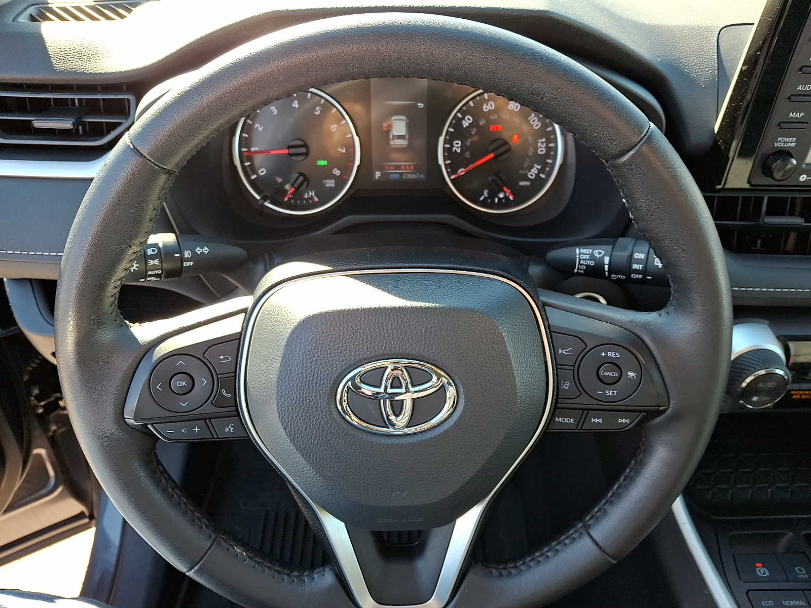 Thumbnail: 2021 Toyota RAV4 - 22