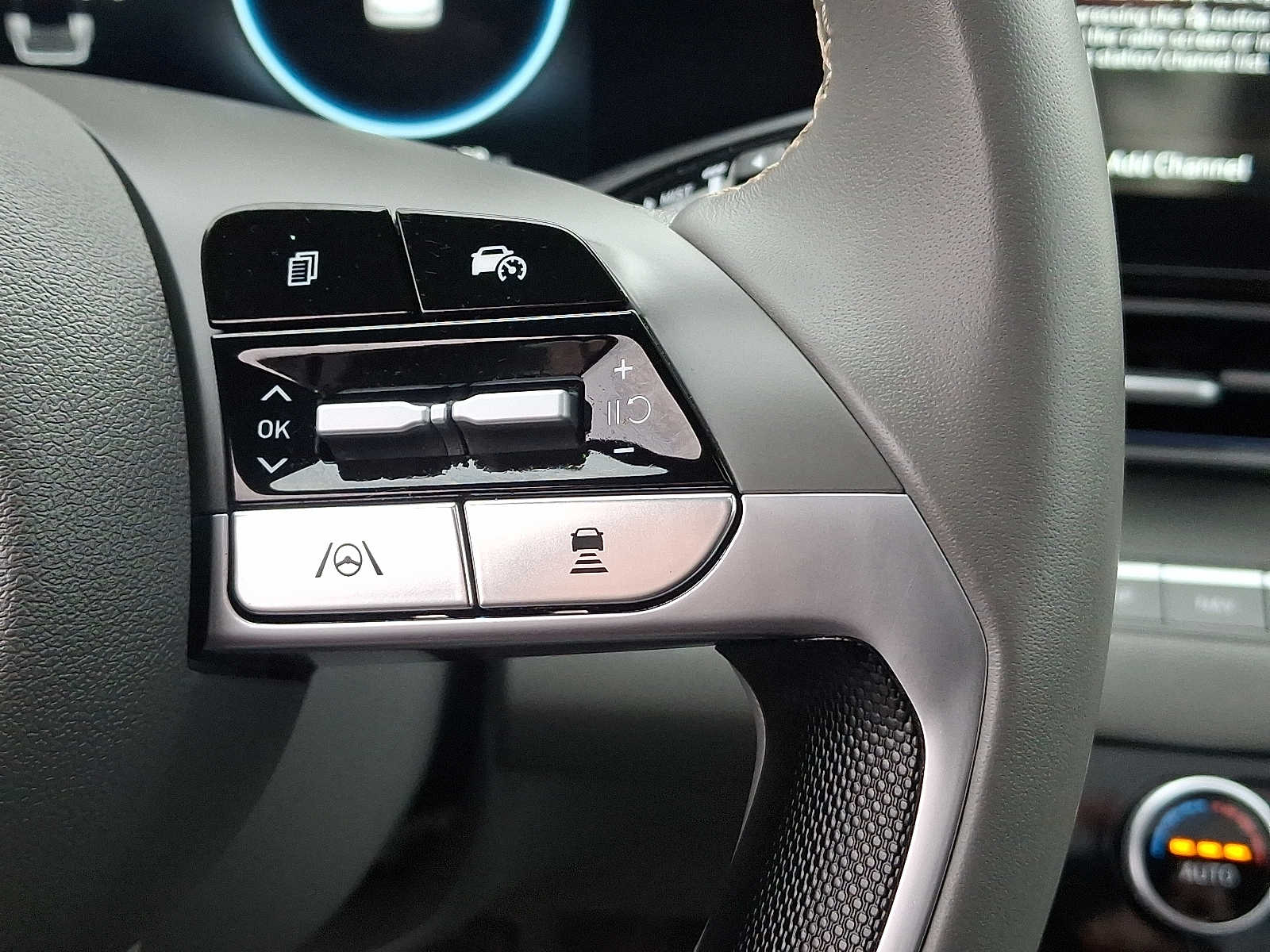 Thumbnail: 2025 Hyundai Elantra - 20