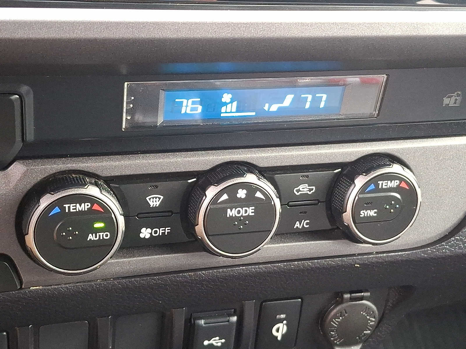 Thumbnail: 2021 Toyota Tacoma - 18