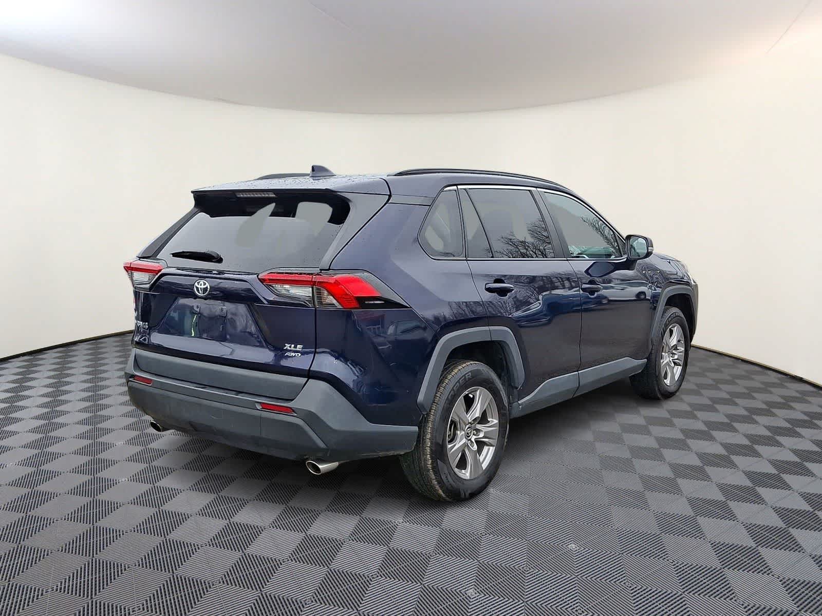 Thumbnail: 2022 Toyota RAV4 - 6