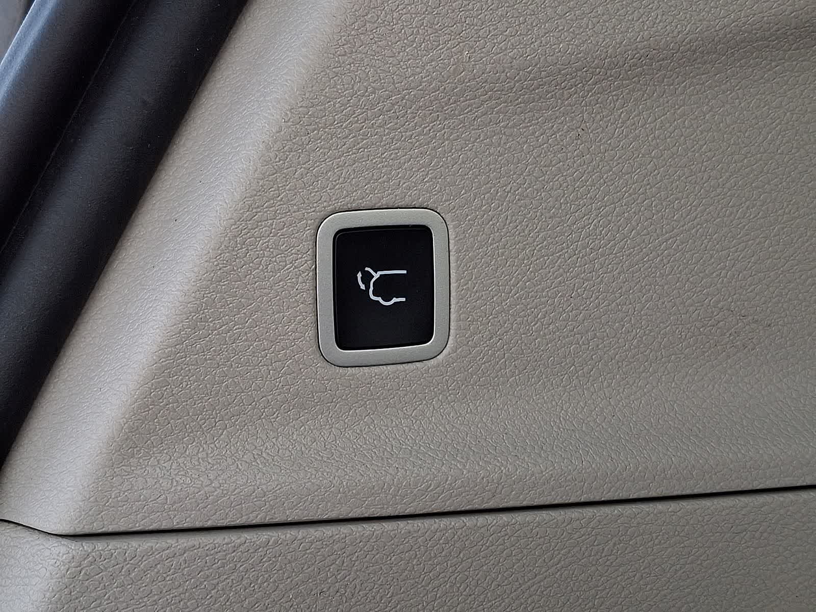 Thumbnail: 2019 Chrysler Pacifica - 30