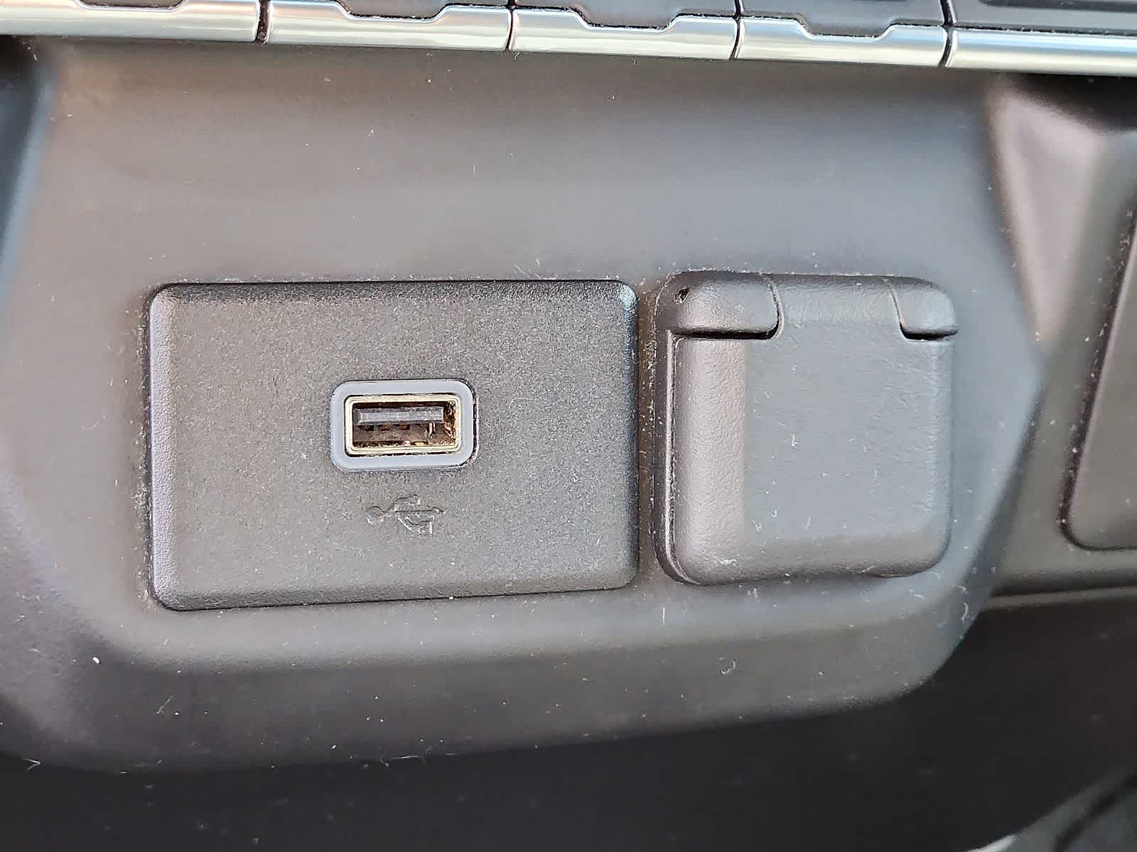 Thumbnail: 2020 Chevrolet Silverado 1500 - 22