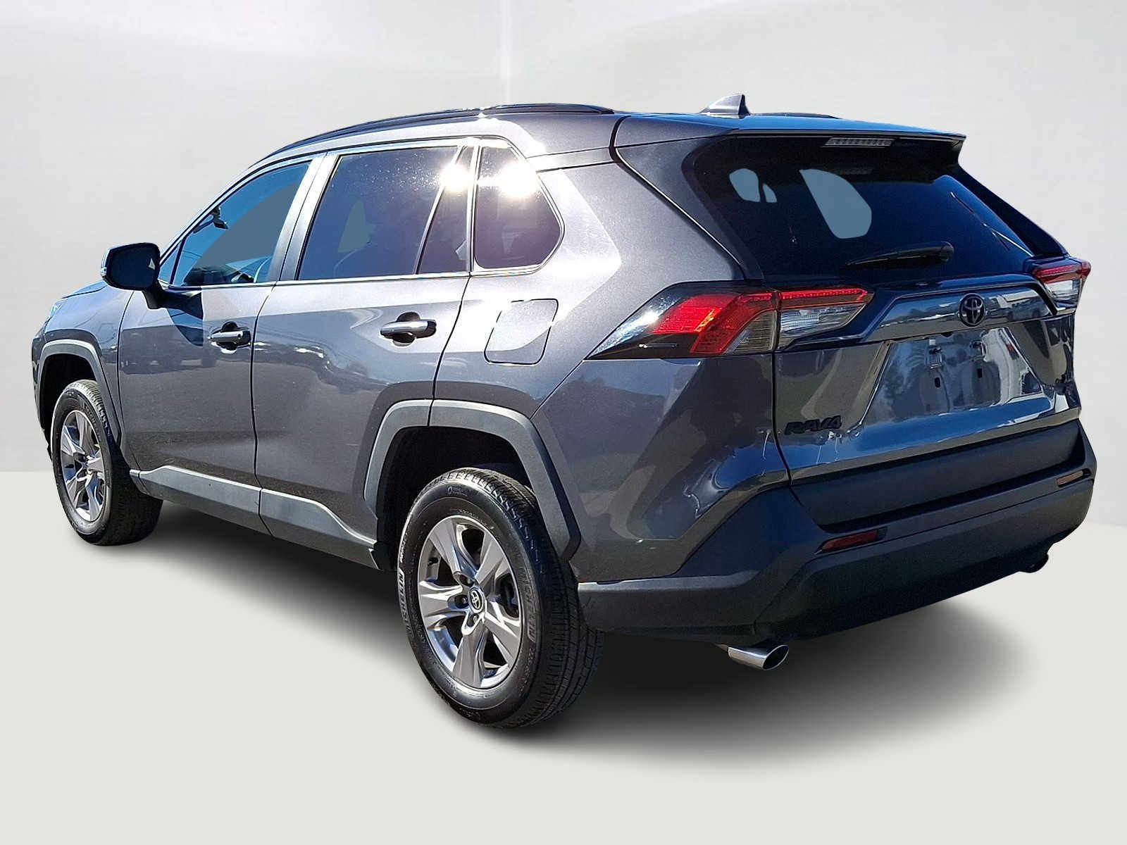 Thumbnail: 2021 Toyota RAV4 - 9