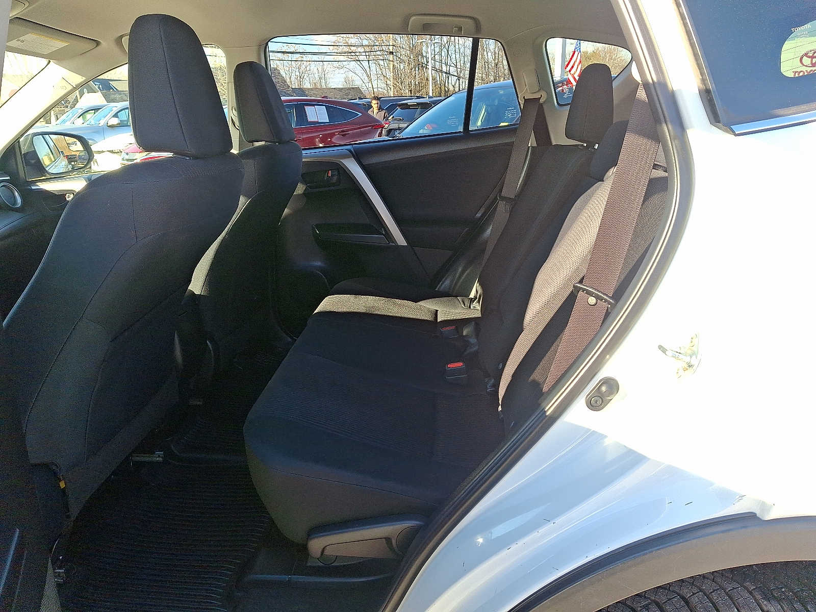 Thumbnail: 2018 Toyota RAV4 - 12