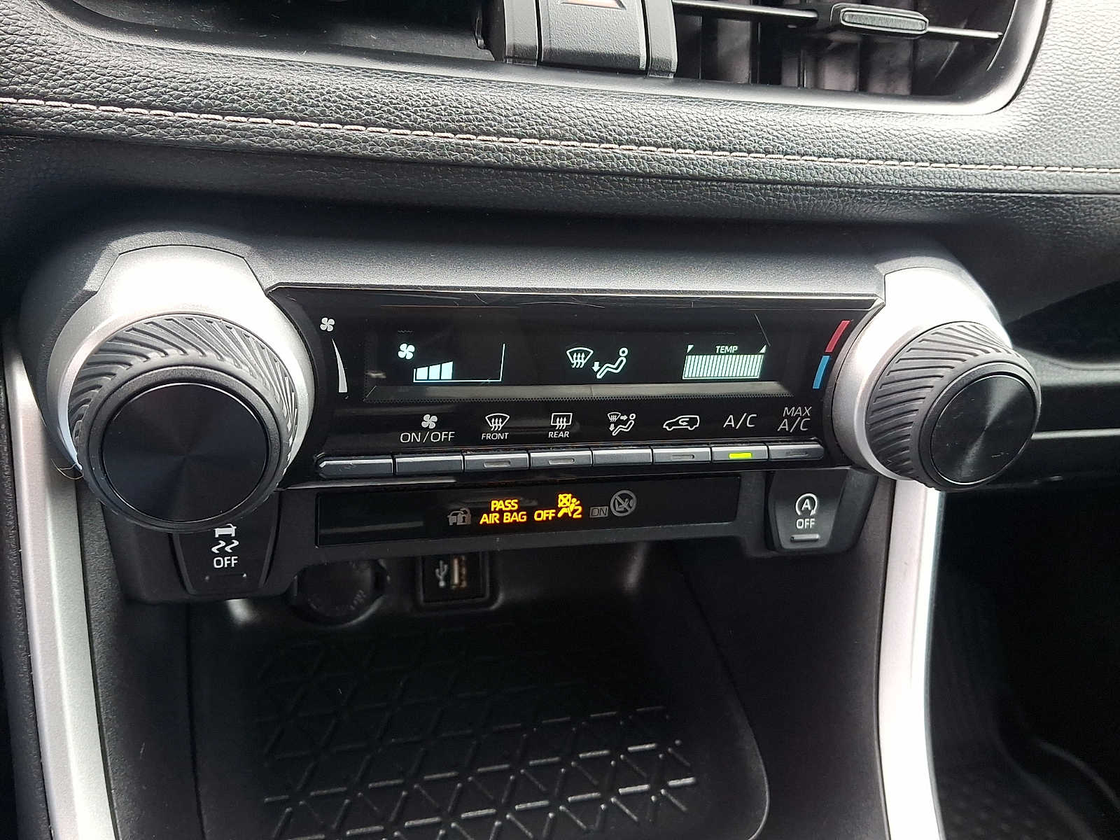 Thumbnail: 2024 Toyota RAV4 - 18