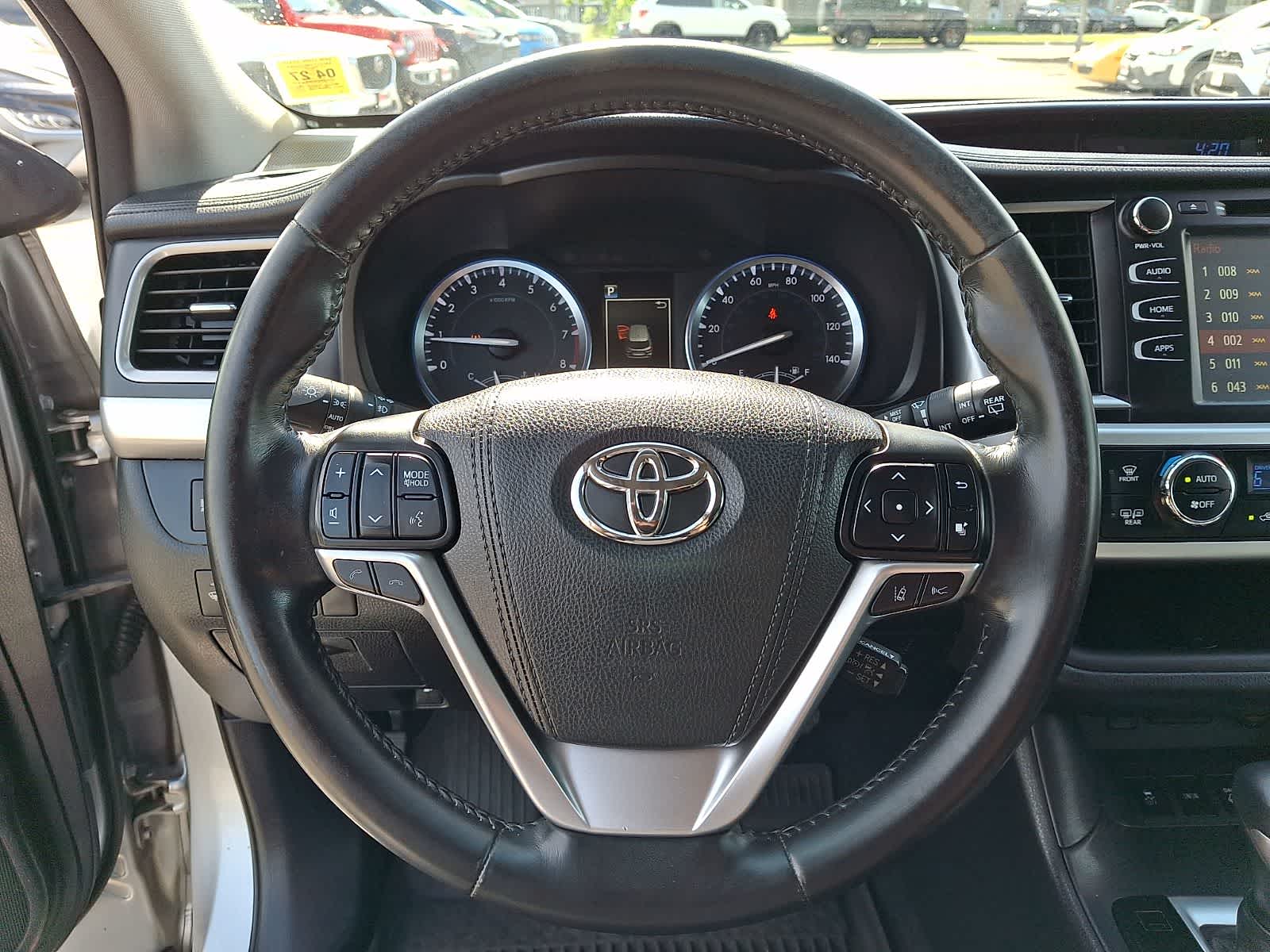 Thumbnail: 2017 Toyota Highlander - 25