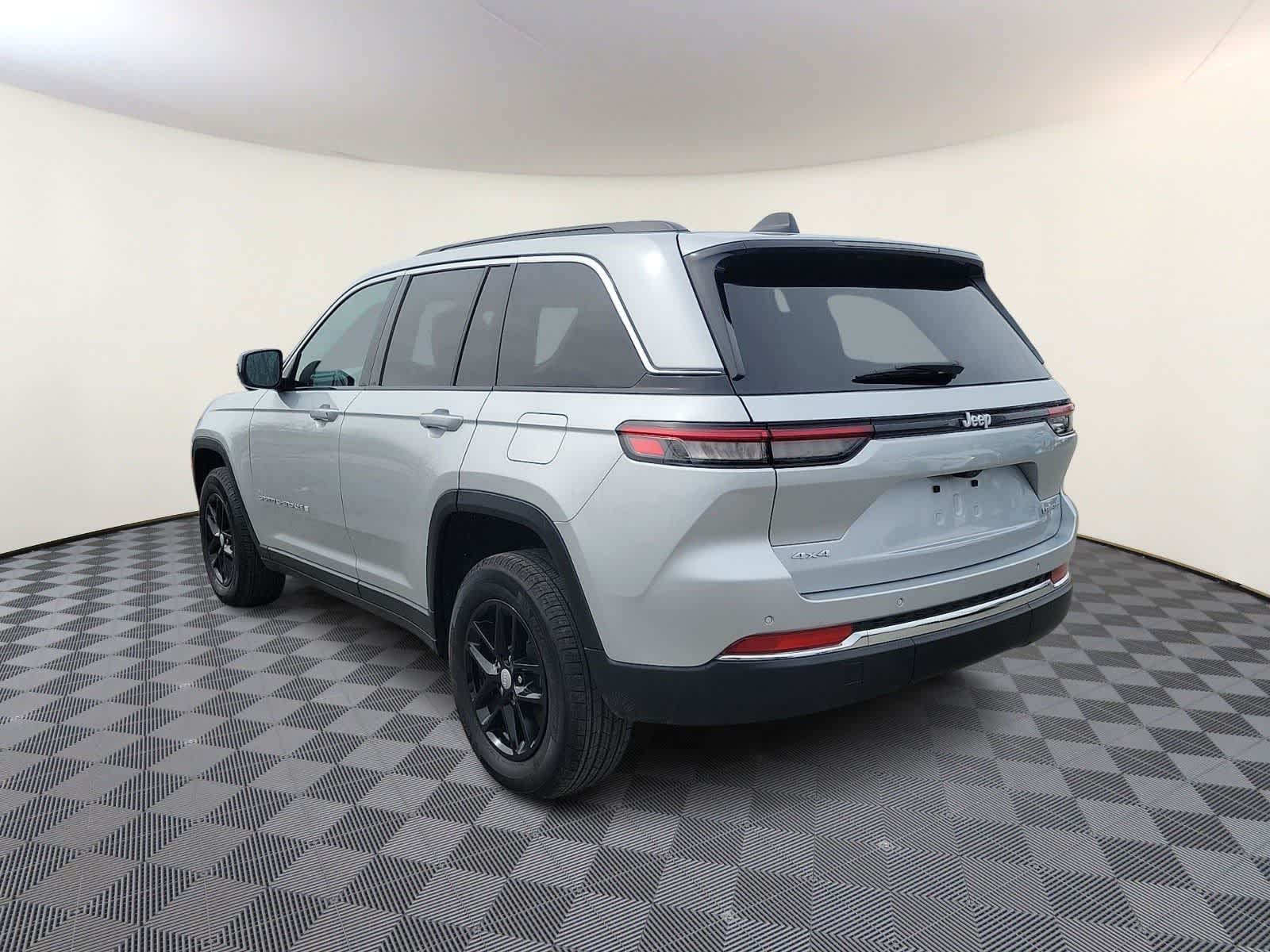 Thumbnail: 2025 Jeep Grand Cherokee - 7