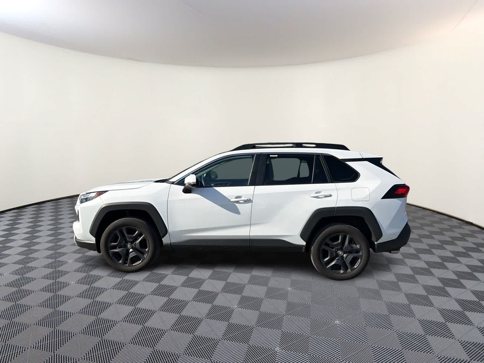 Thumbnail: 2024 Toyota RAV4 - 6