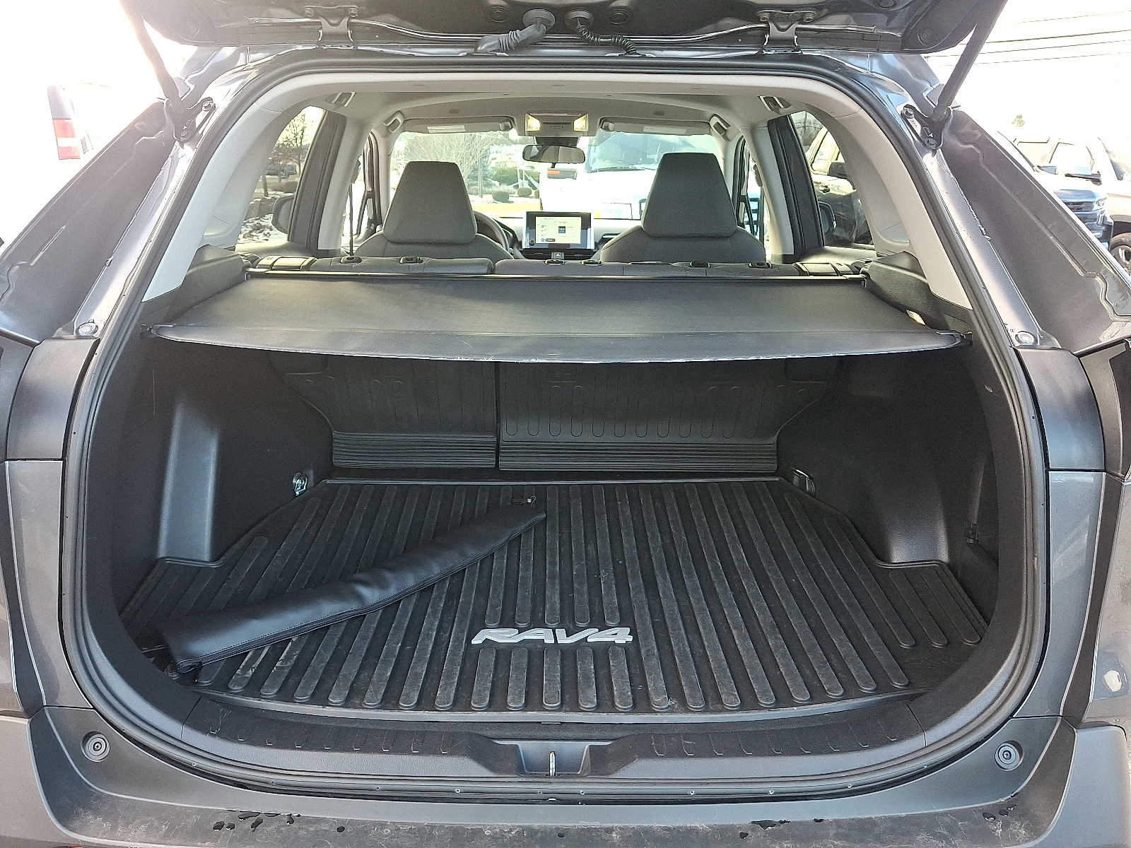 Thumbnail: 2023 Toyota RAV4 - 30