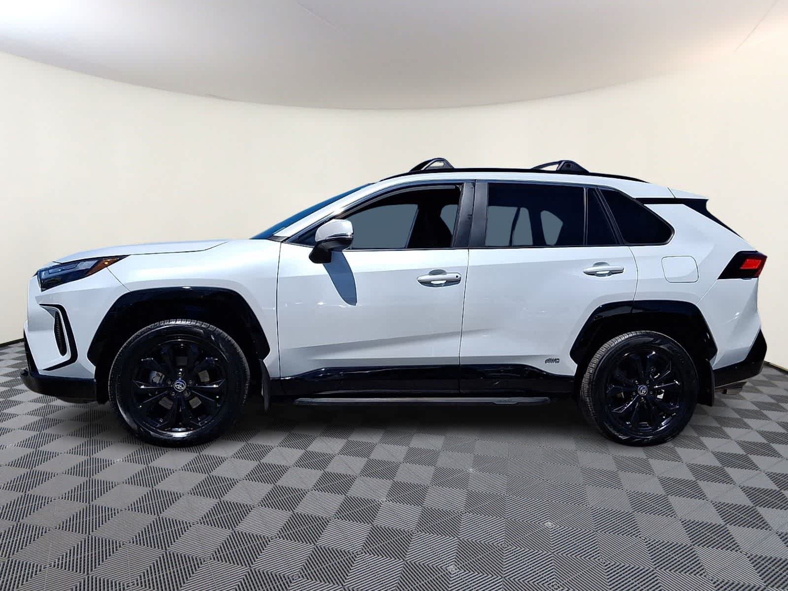 Thumbnail: 2024 Toyota RAV4 - 10