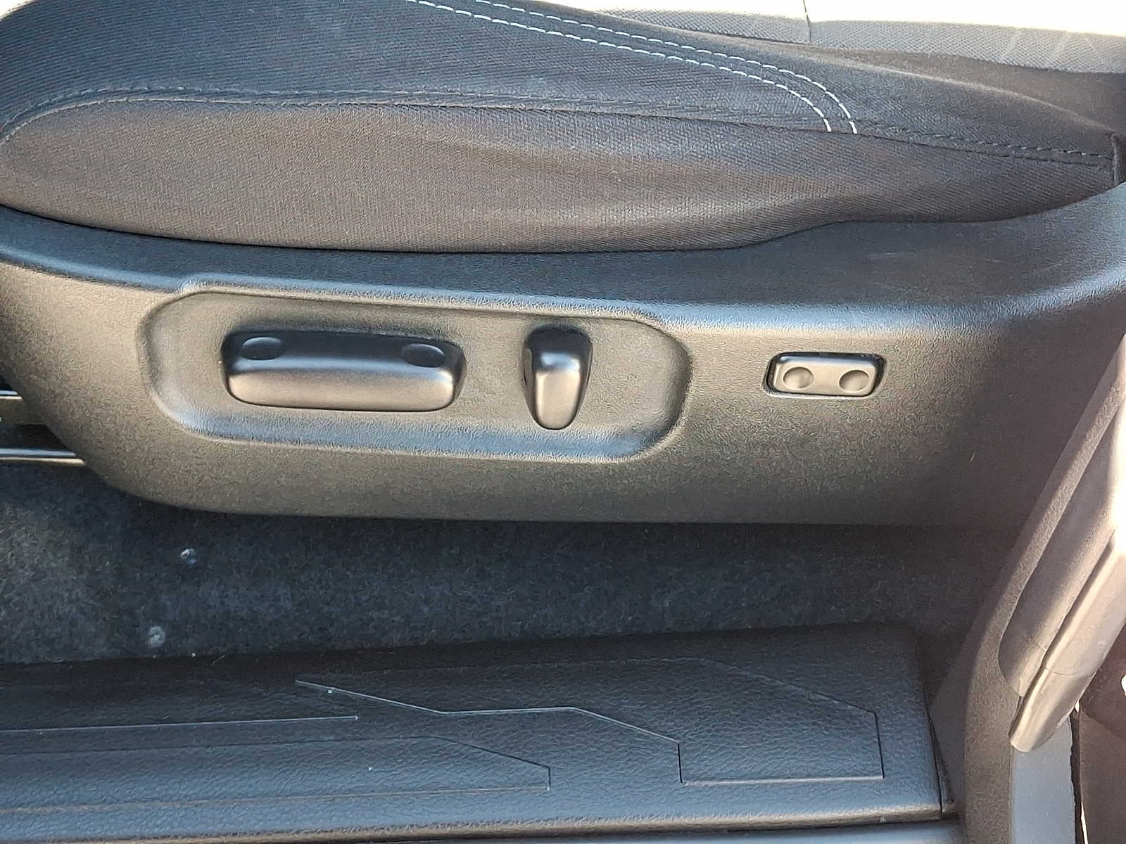 Thumbnail: 2020 Toyota Tacoma - 28