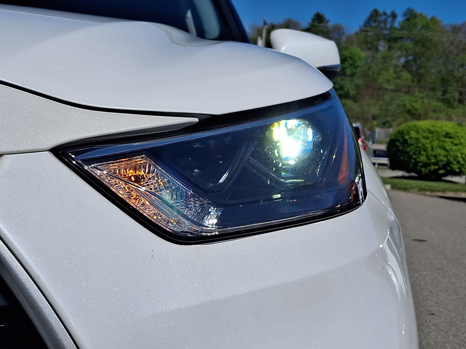 Thumbnail: 2023 Toyota Highlander - 11