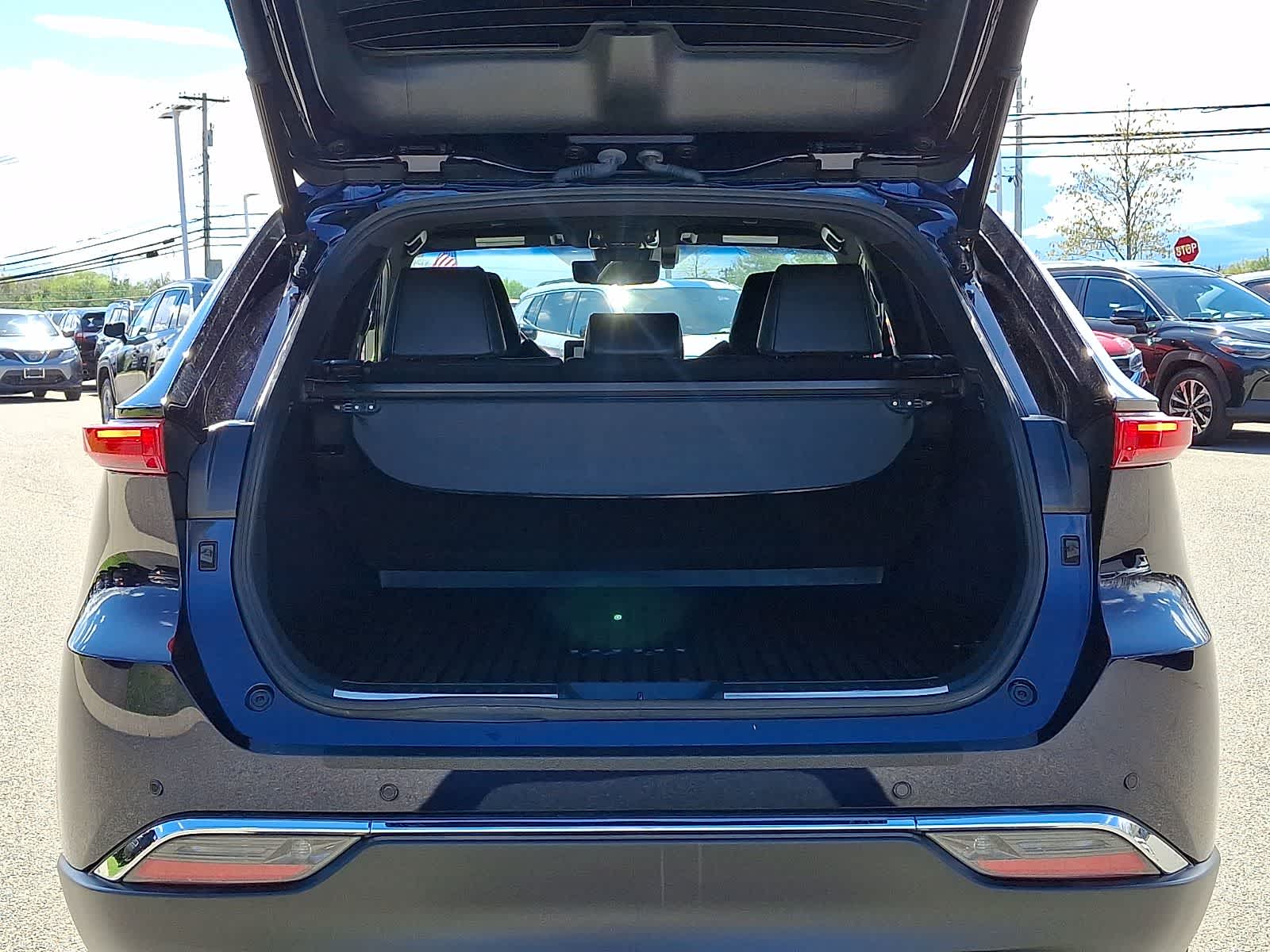 Thumbnail: 2023 Toyota Venza - 31