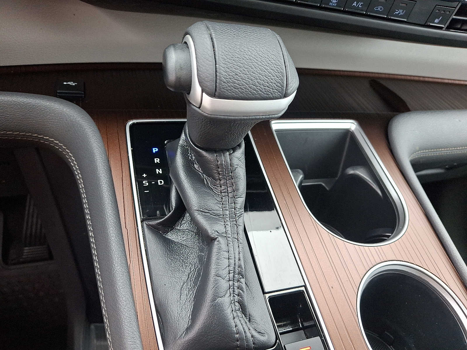 2021 Toyota Sienna XLE 18